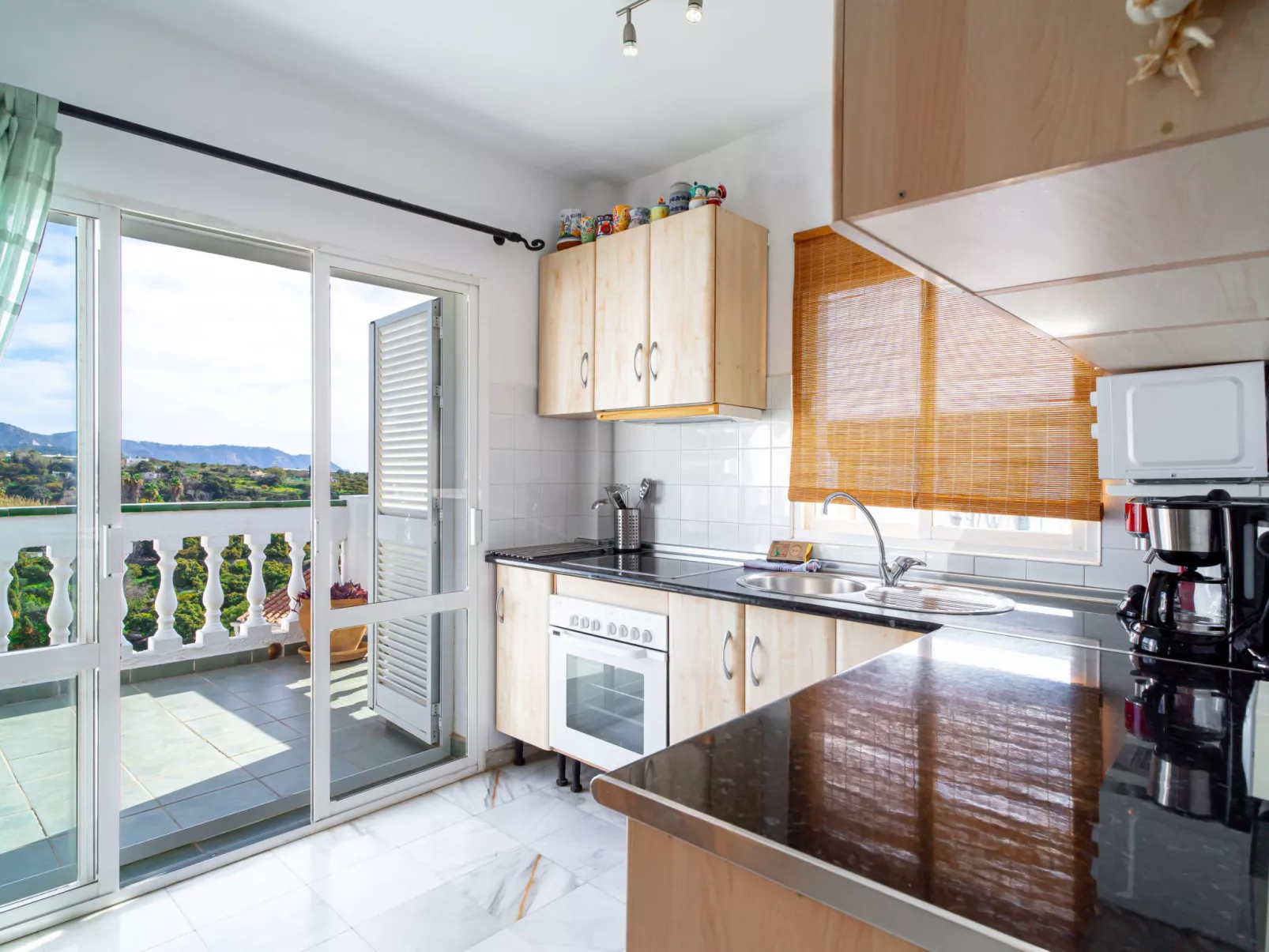 Sunny Terrace Chimenea by Casasol - Binnen