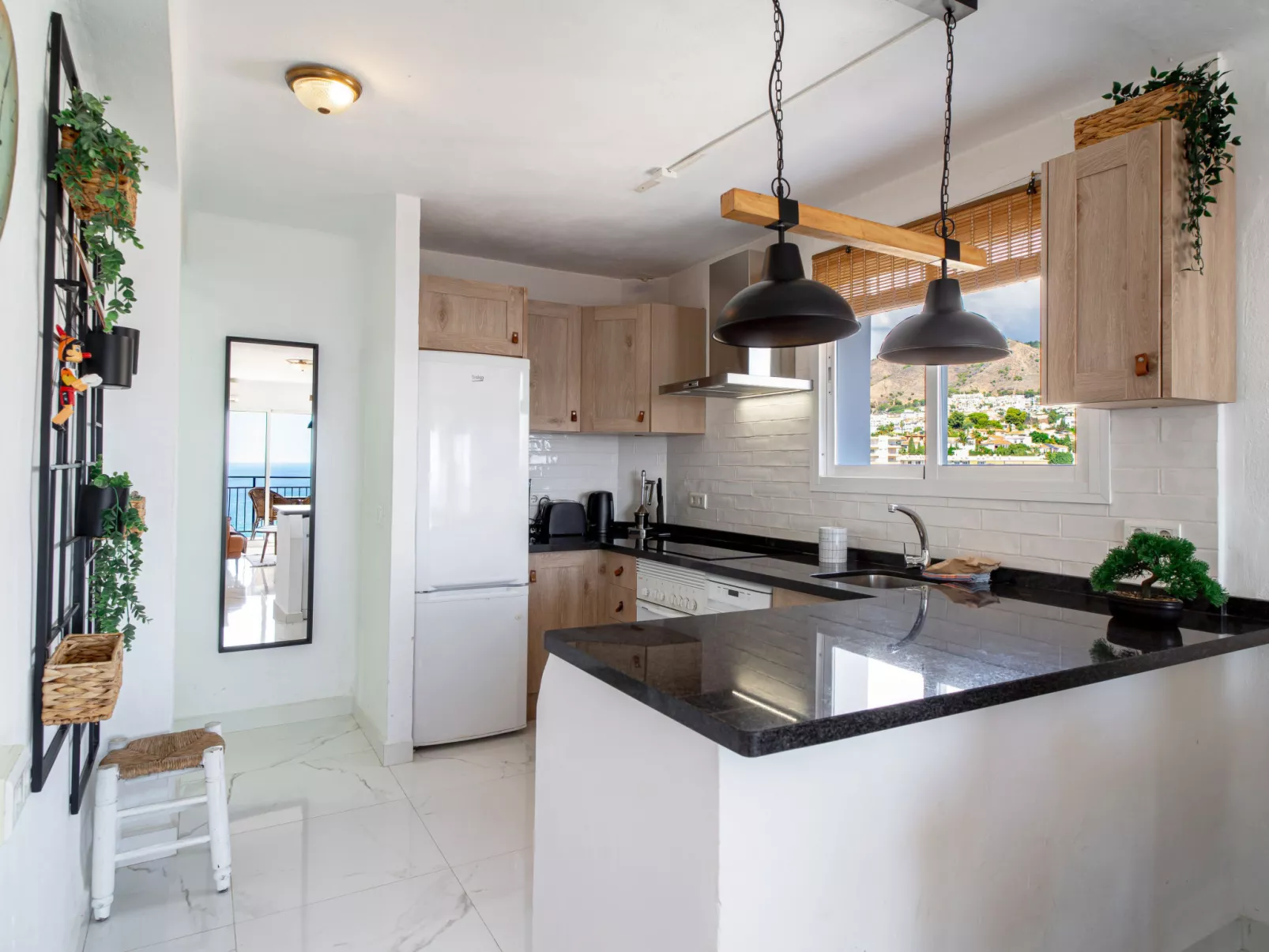 Miami 44 Seaview  by Casasol - Binnen