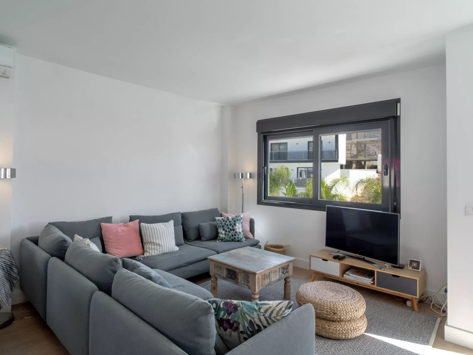 Villa Premium Los Mangos by Casasol - Binnen