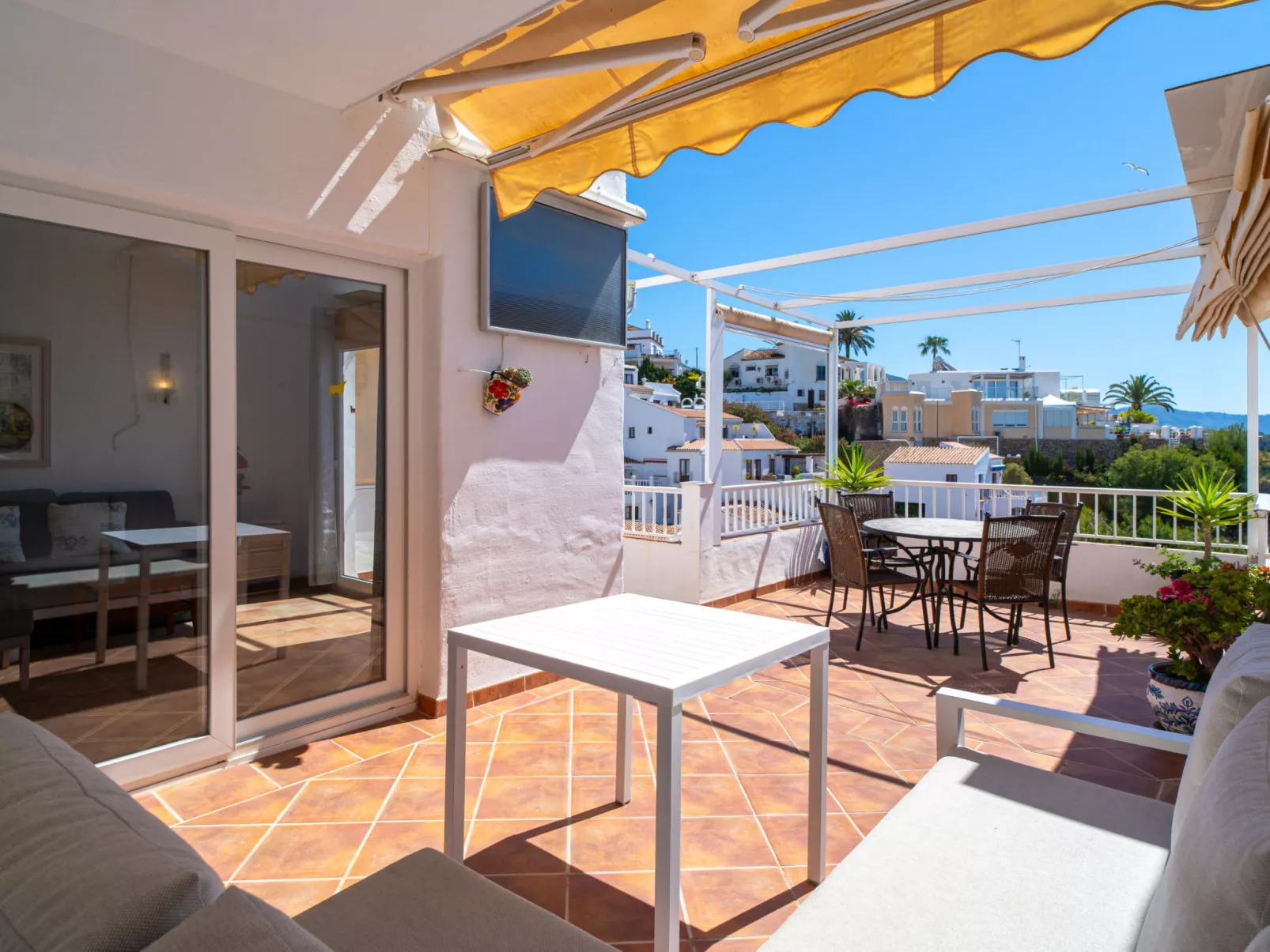 Capistrano Playa 404 by Casasol - Binnen