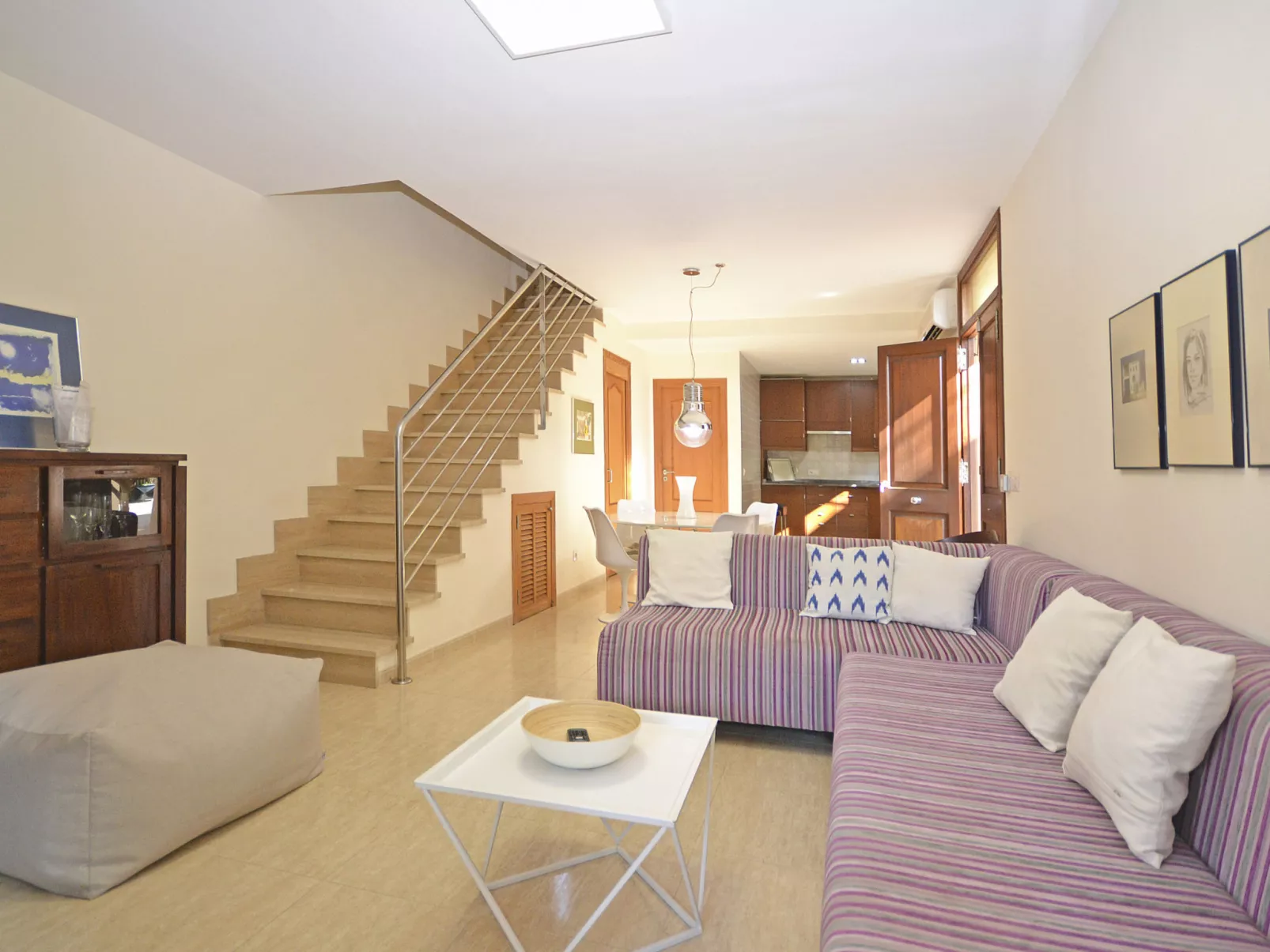 Amparo Luca - Binnen