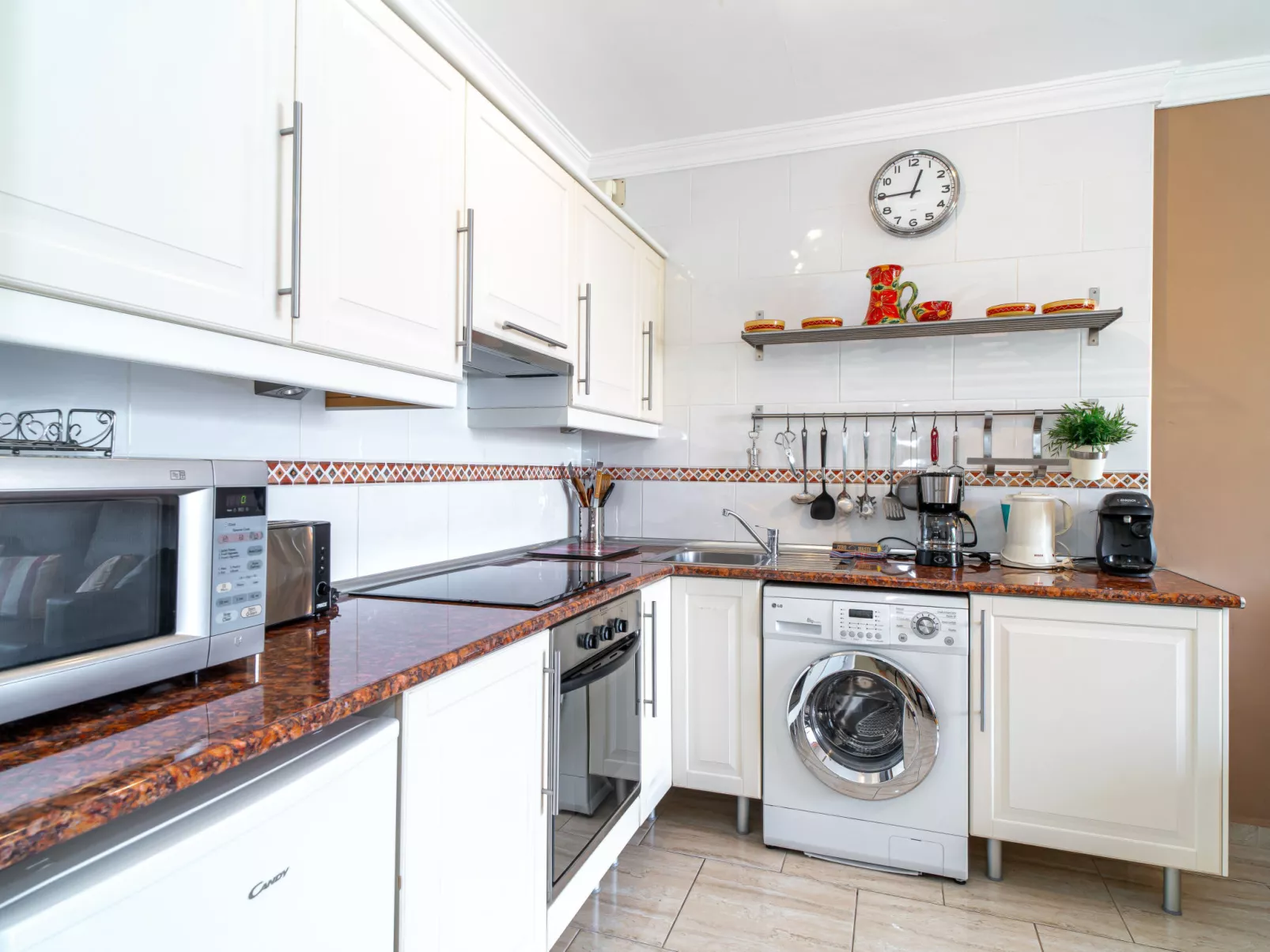 Capistrano Village Garden by Casasol - Binnen