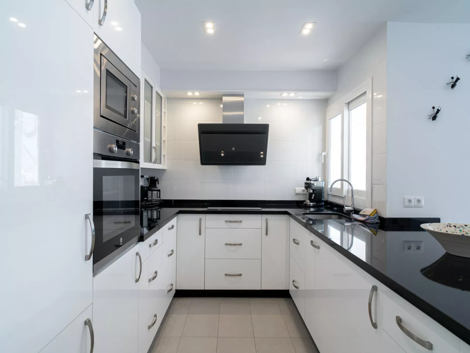 Tuhillo E1 Luxury Seaview by Casasol - Binnen