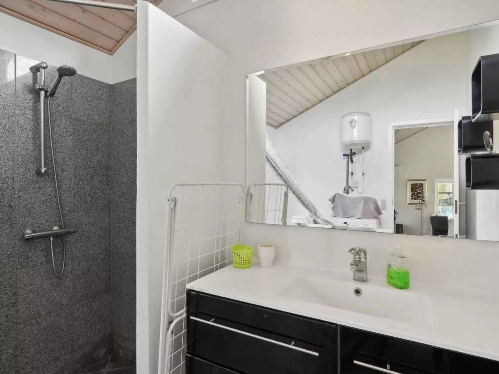 "Annelouise" - 180m to the fjord - Binnen