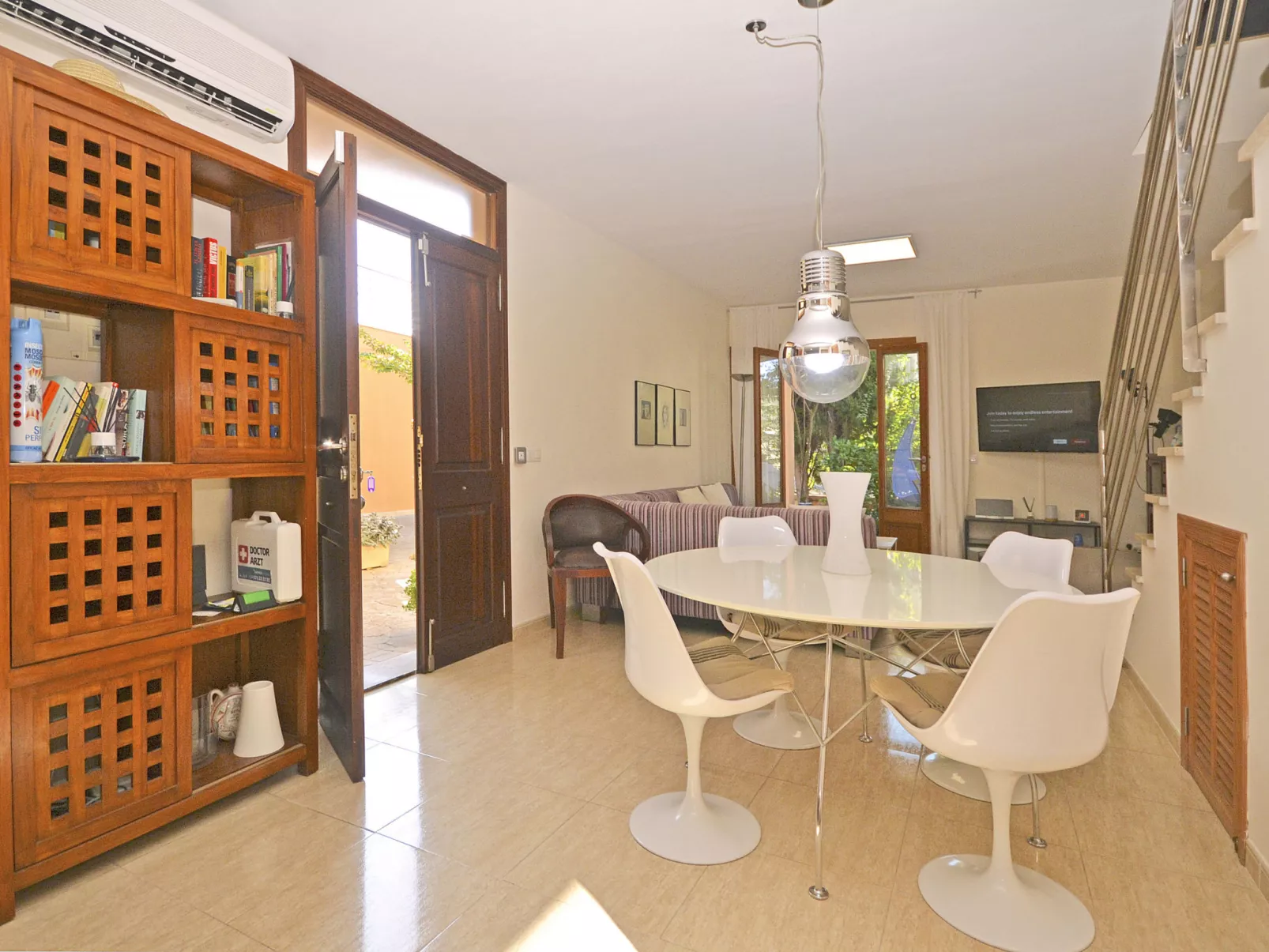 Amparo Luca - Binnen