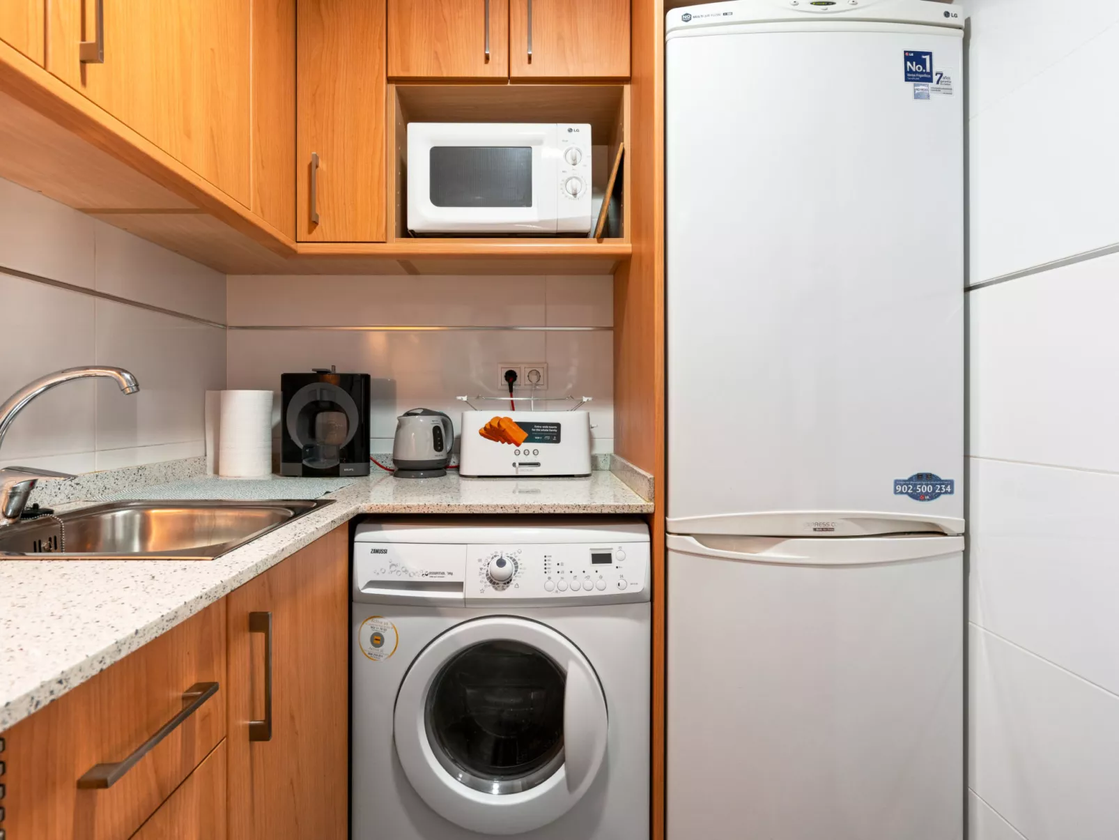 WELCS APARTAMENTO 130 PDA frente al mar - Binnen