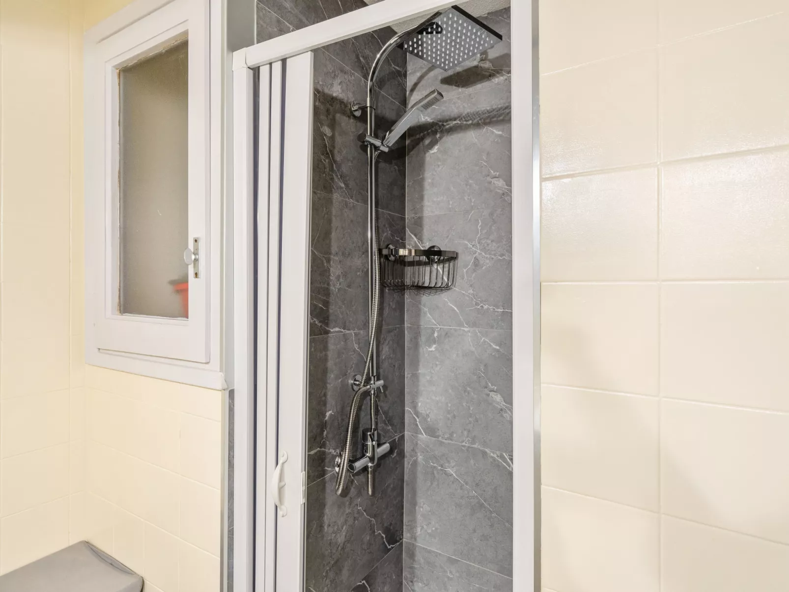 WELCS ESTUDIO 156 PDA en el centro - Binnen