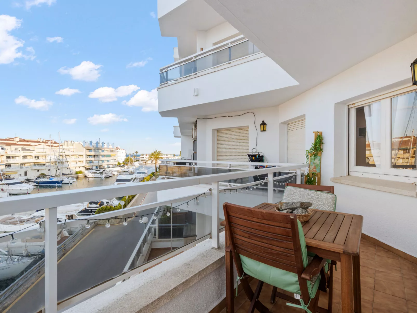 WELCS APARTAMENTO 055 EMP con terraza y vistas - Buiten