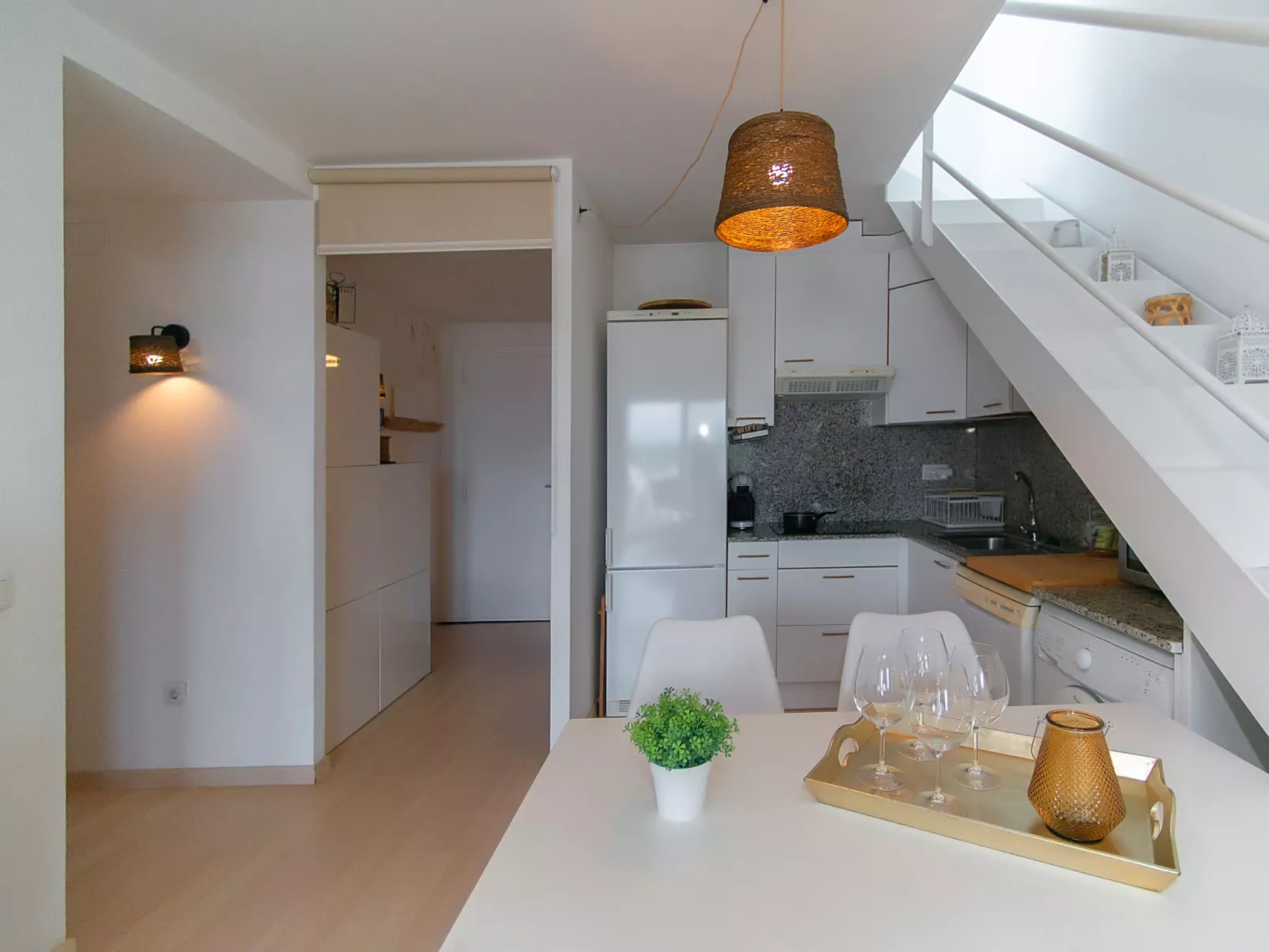 WELCS APARTAMENTO 254 EMP con vista al canal - Binnen