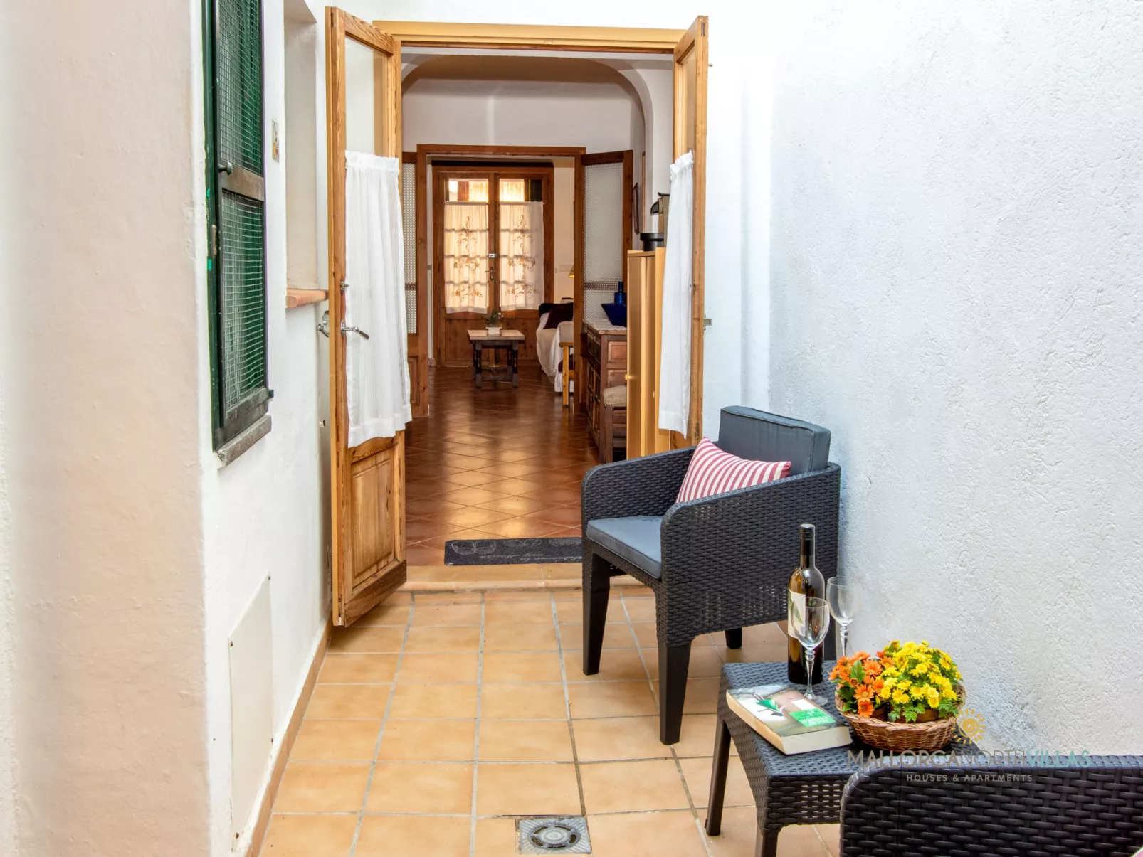 Casa Joana Acogedora Casa de Pueblo con Terraza - Binnen