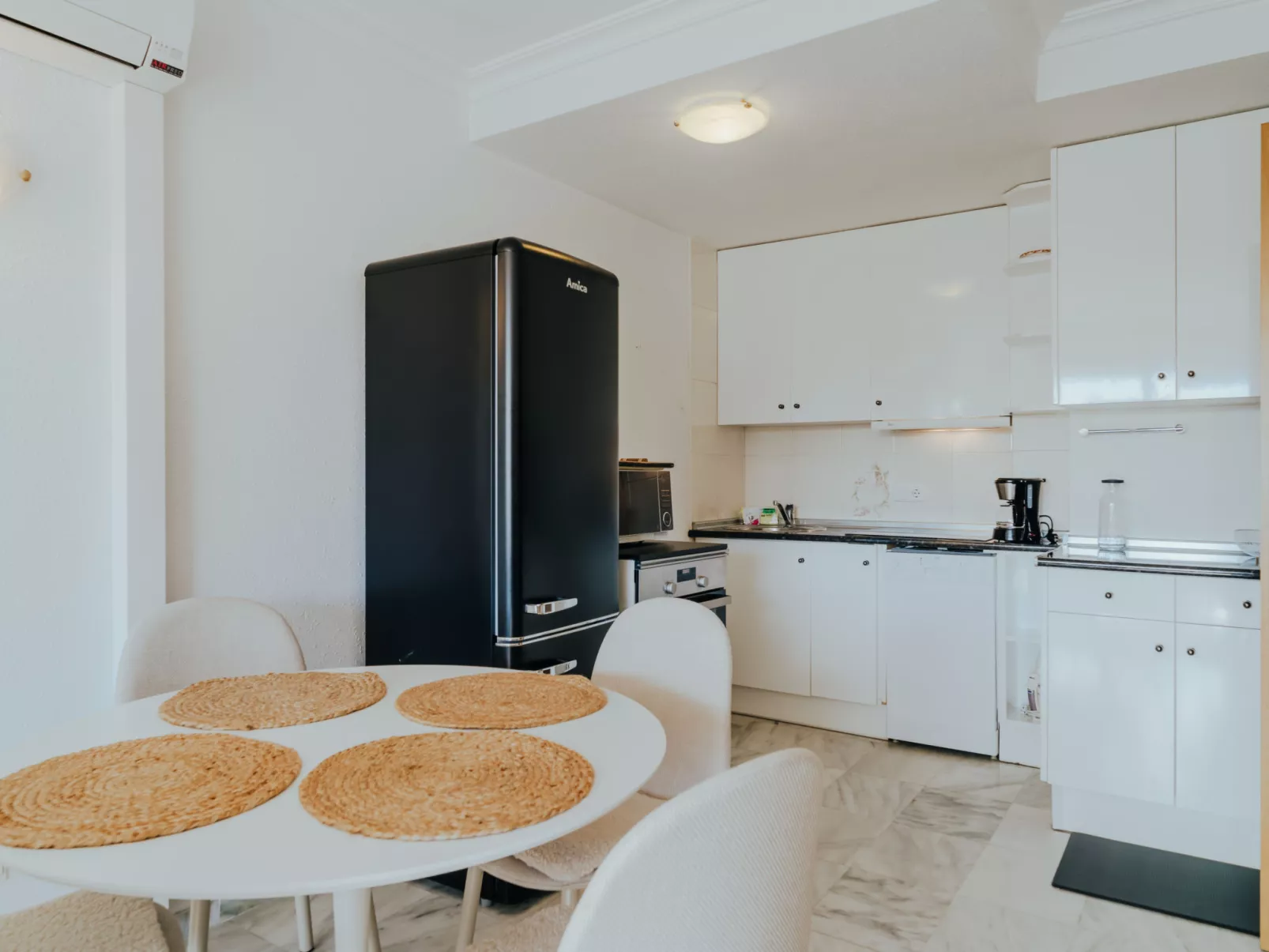 WELCS APARTAMENTO 208 EMP cerca de la playa - Binnen