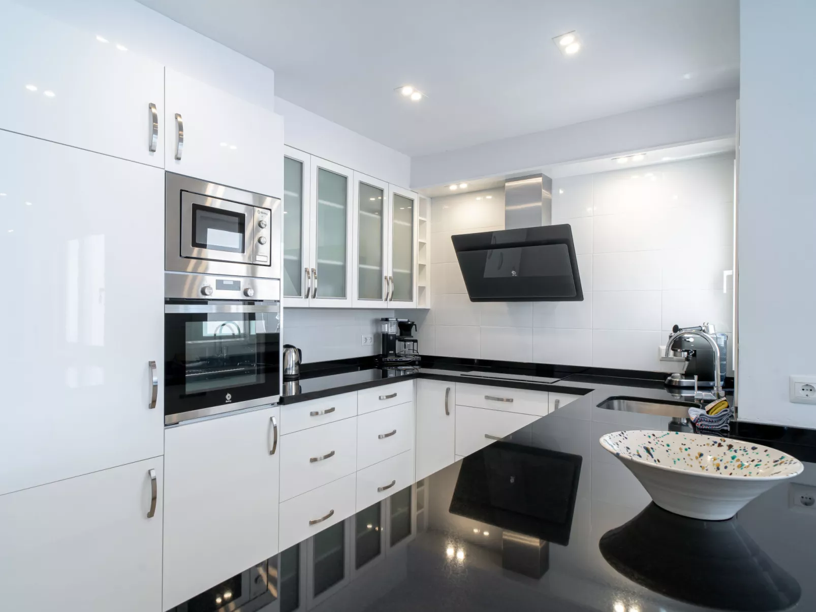 Tuhillo E1 Luxury Seaview by Casasol - Binnen