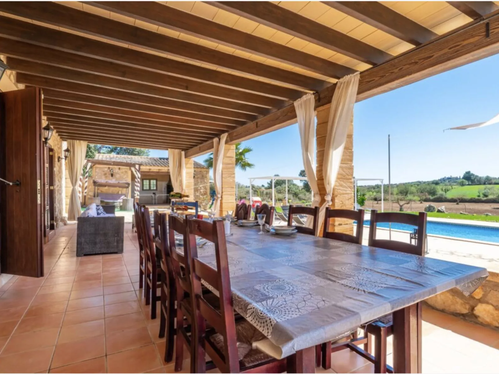 VILLA LORENZO MANACOR by PriorityVillas - Binnen