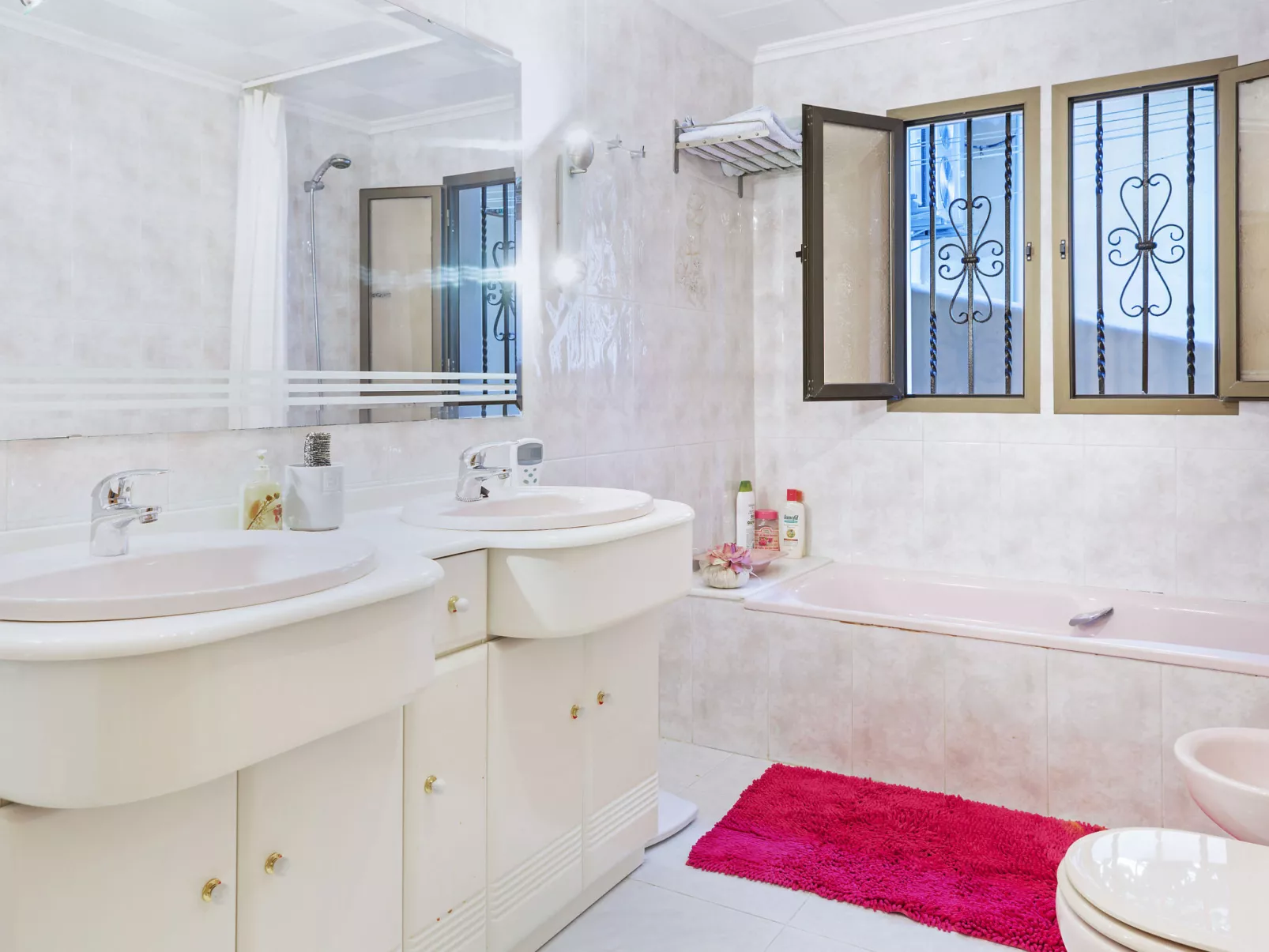 VILLA MARIA PORTALS NOUS by Priority - Binnen