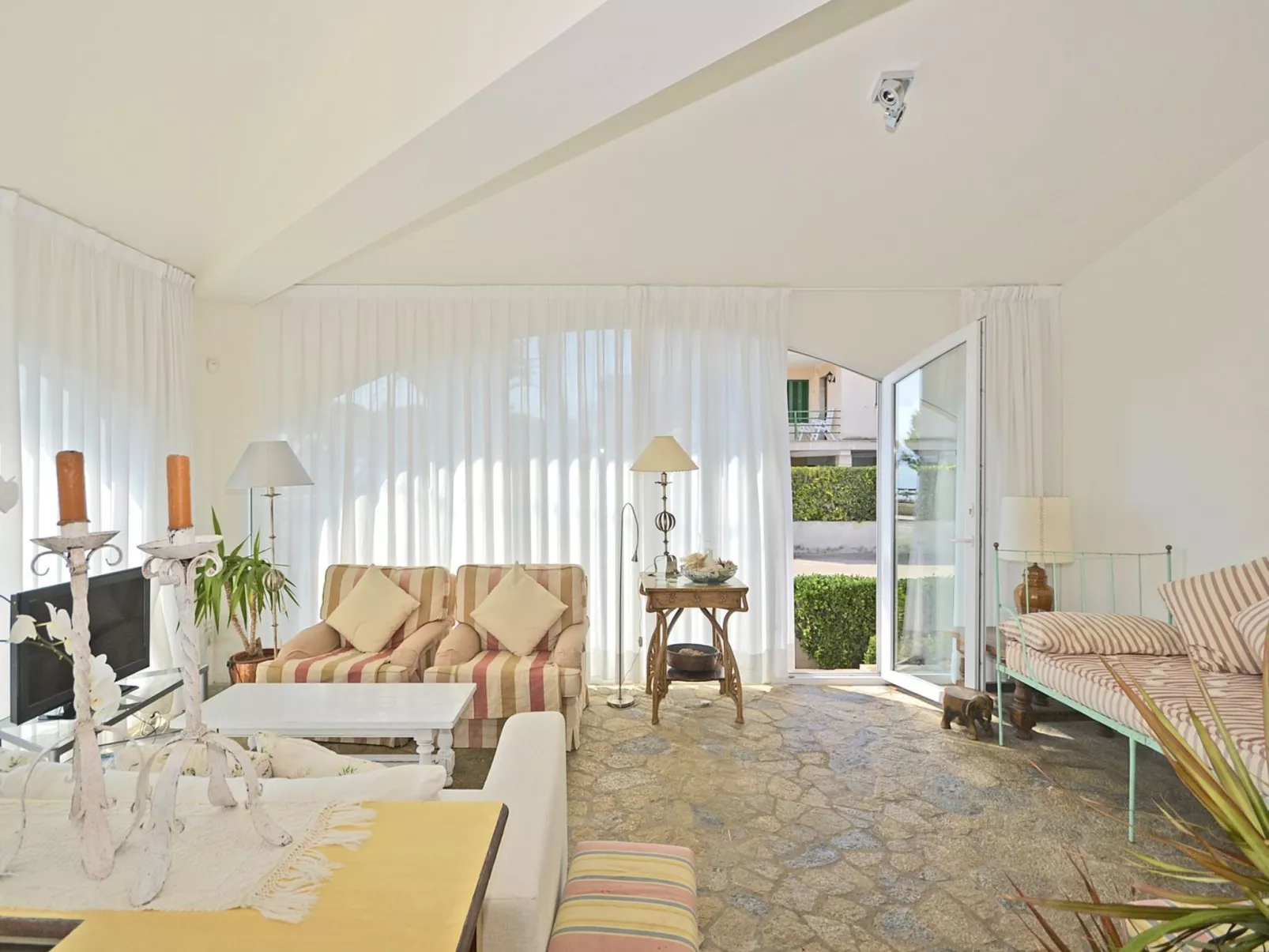 Llenaire - Xata - Binnen