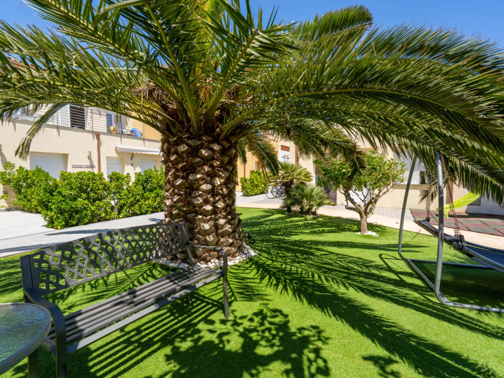 La Vida Sin Limites F  EMP - Buiten