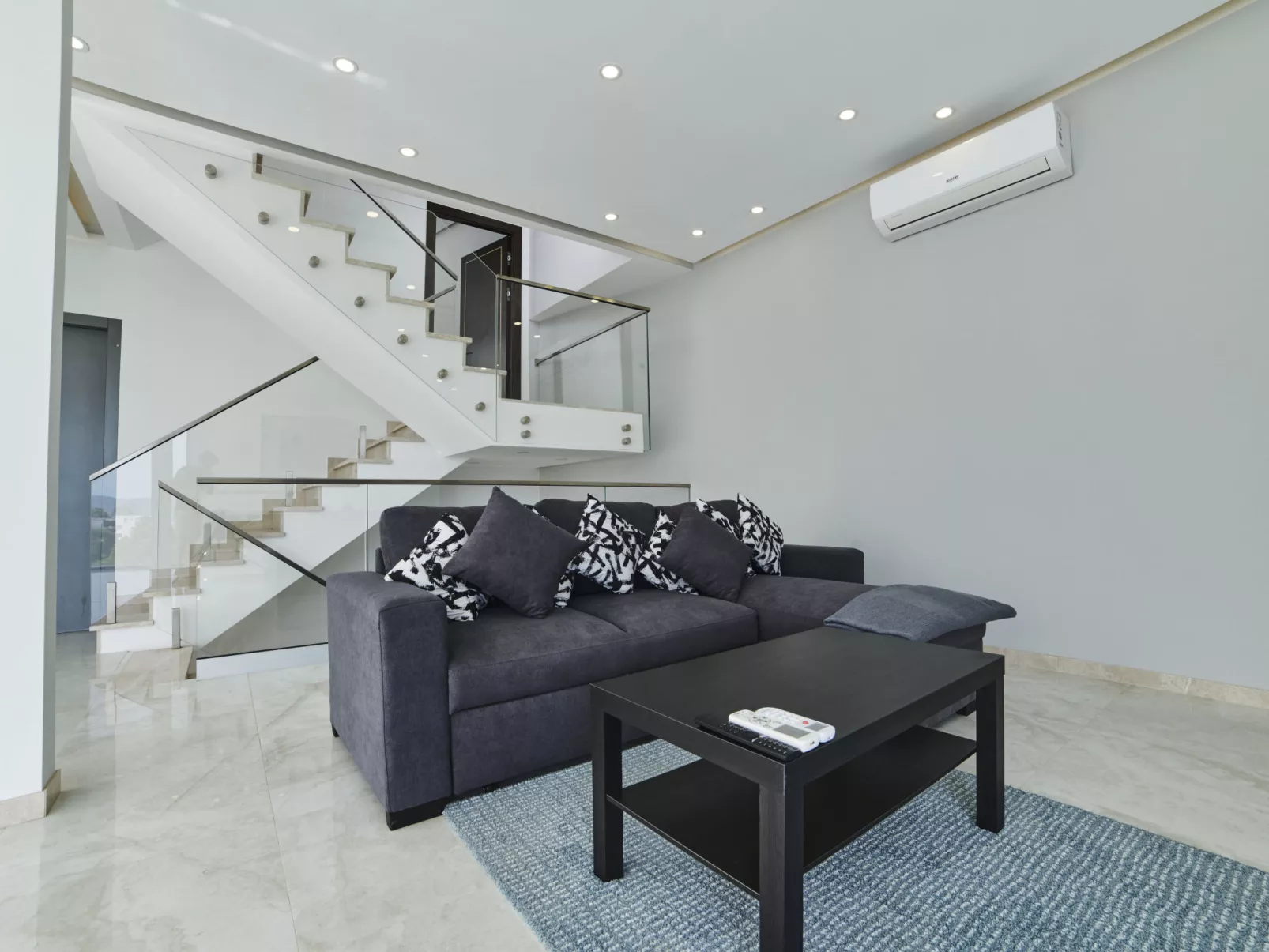 WELCS VILLA MODERNA 097 EMP con piscina - Binnen