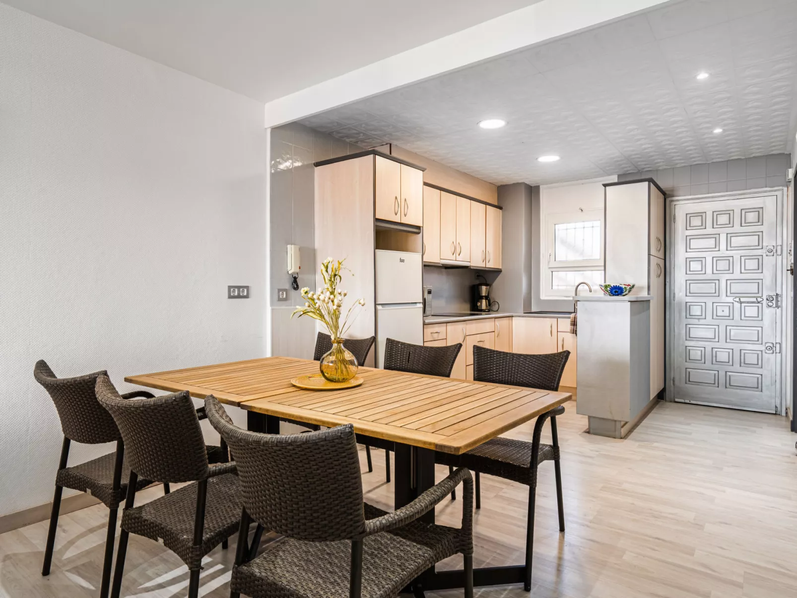 WELCS APARTAMENTO 012 EMP en el centro de Empuri - Binnen
