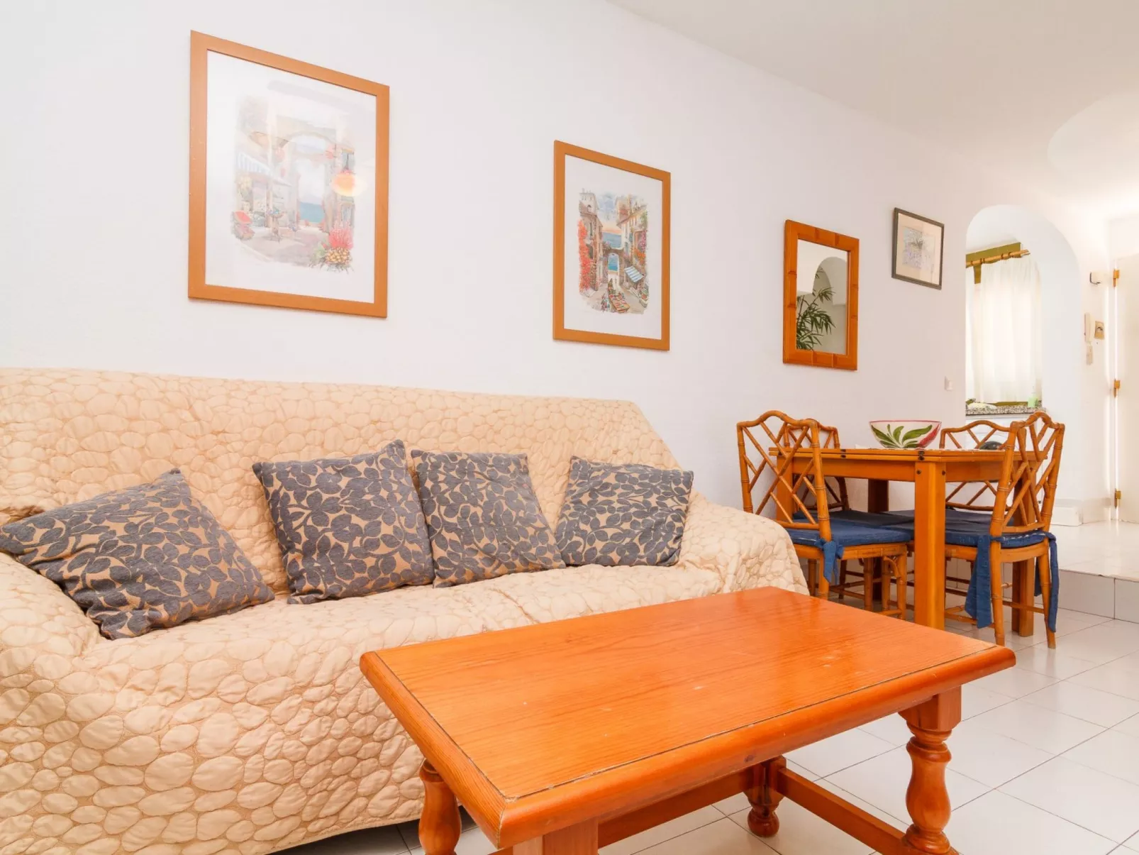 Los Pinos 23 Villas by Casasol - Binnen