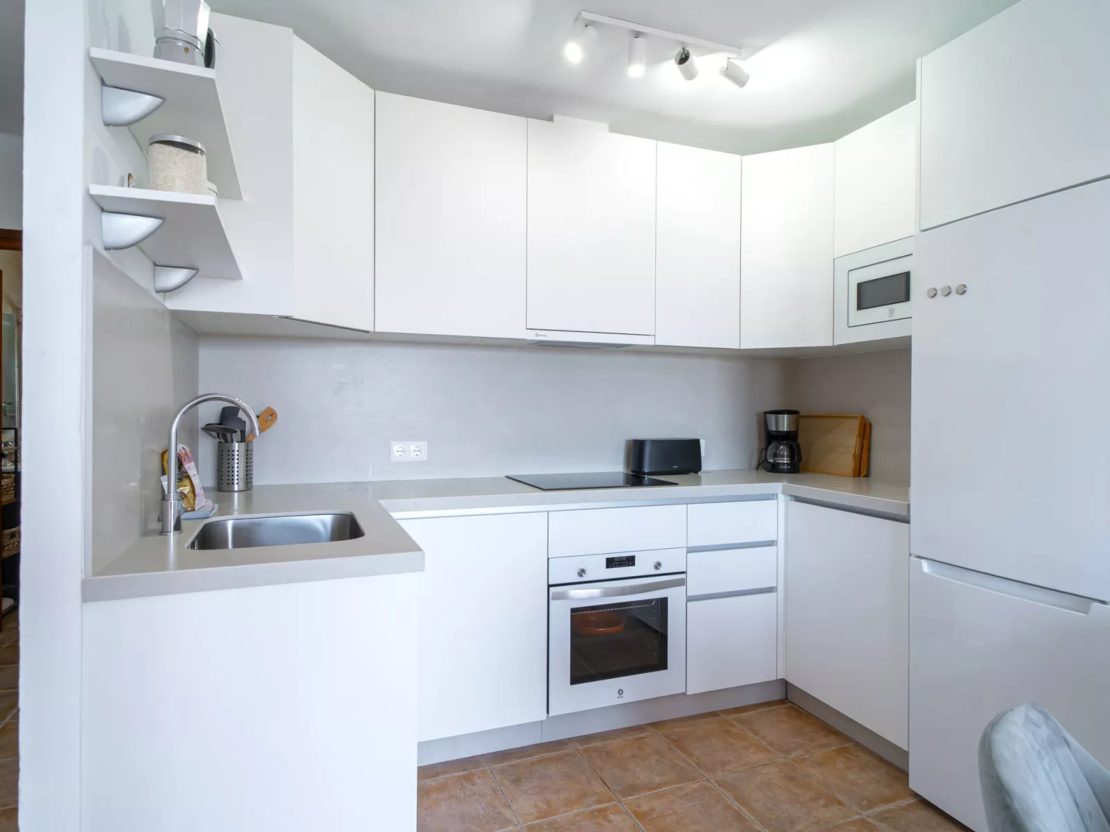 Hibiscos 72 Deluxe by Casasol - Binnen