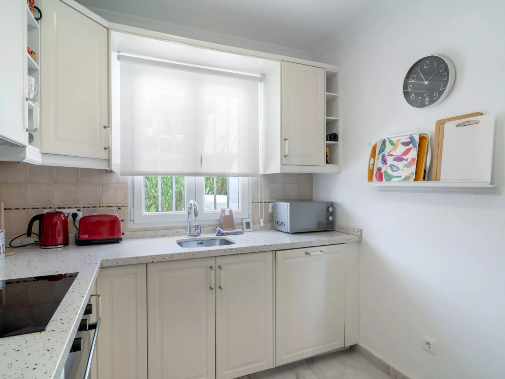 Los Aguacates Bellavista by Casasol - Binnen
