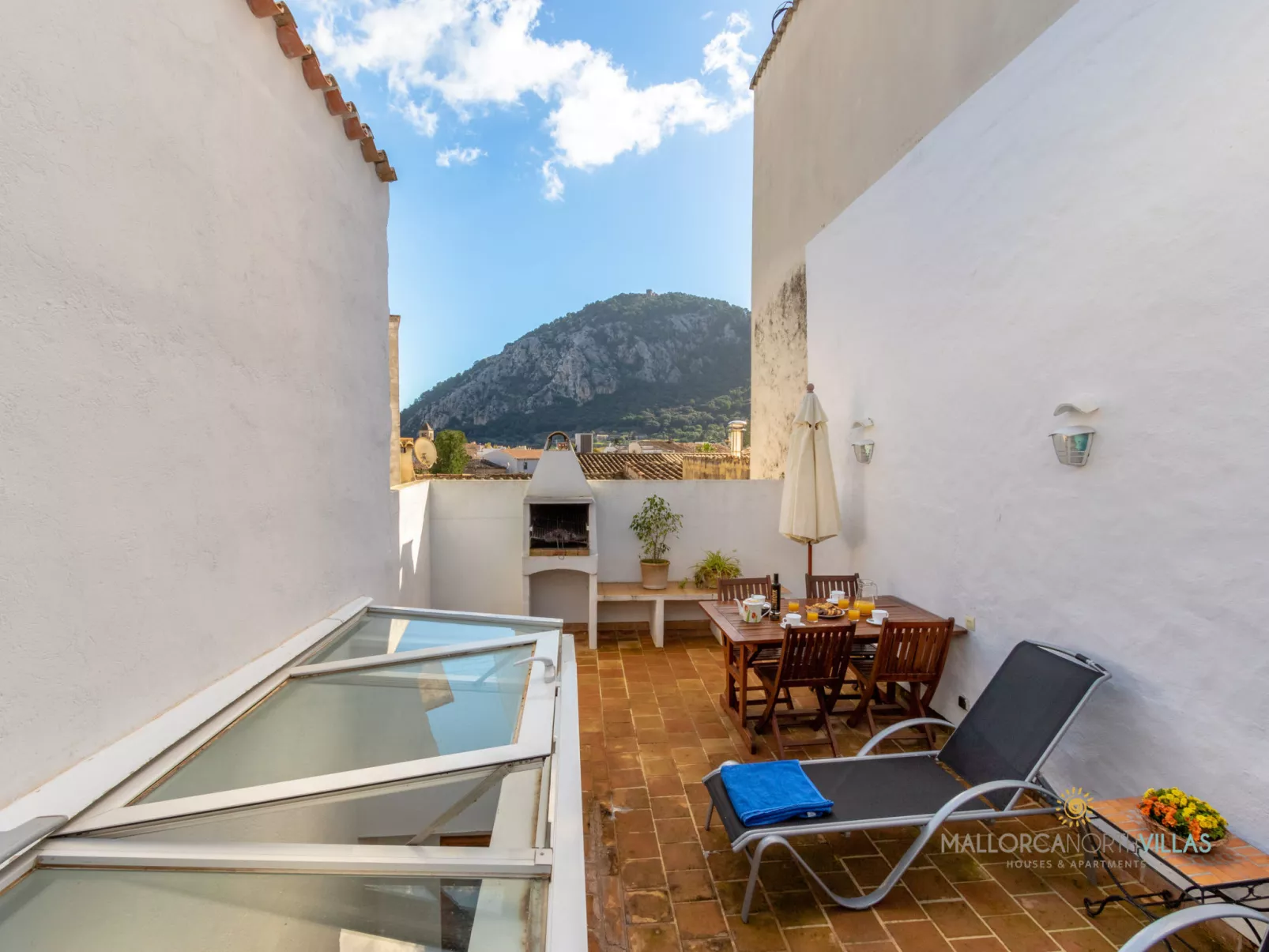 Casa Joana Acogedora Casa de Pueblo con Terraza - Buiten