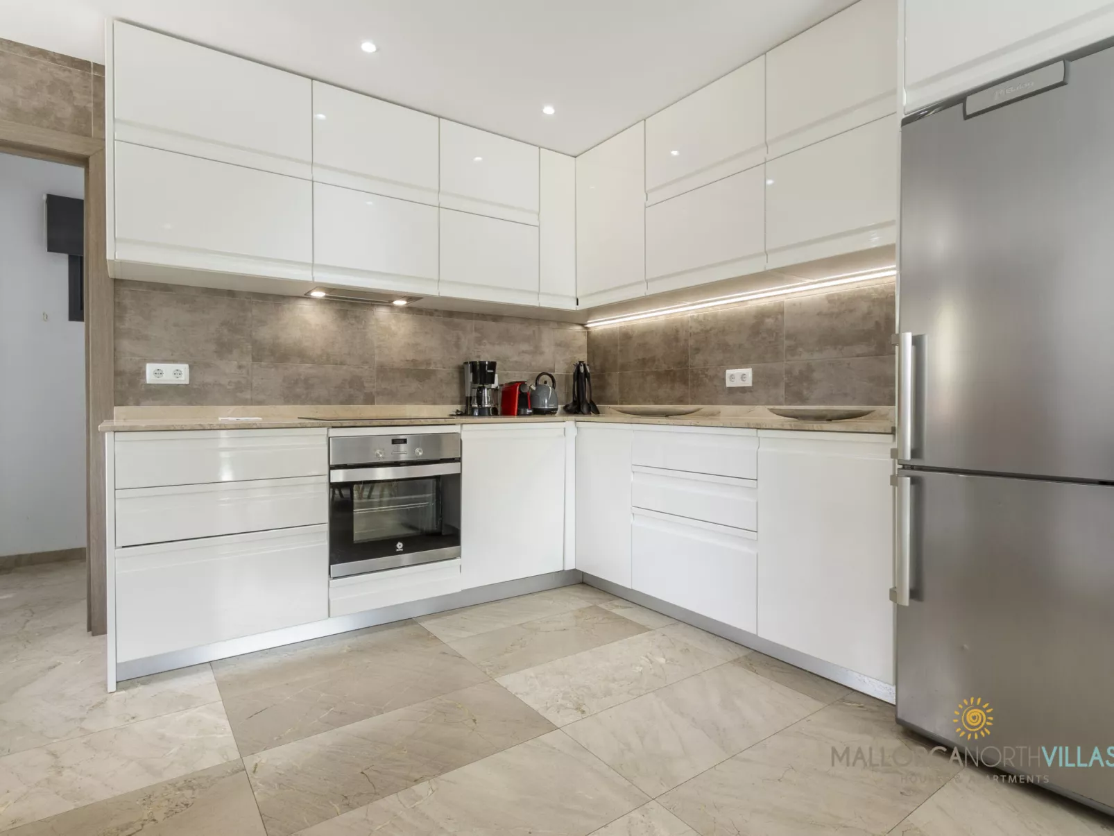 Villa Iola: Moderna Casa en Platja de Muro - Binnen