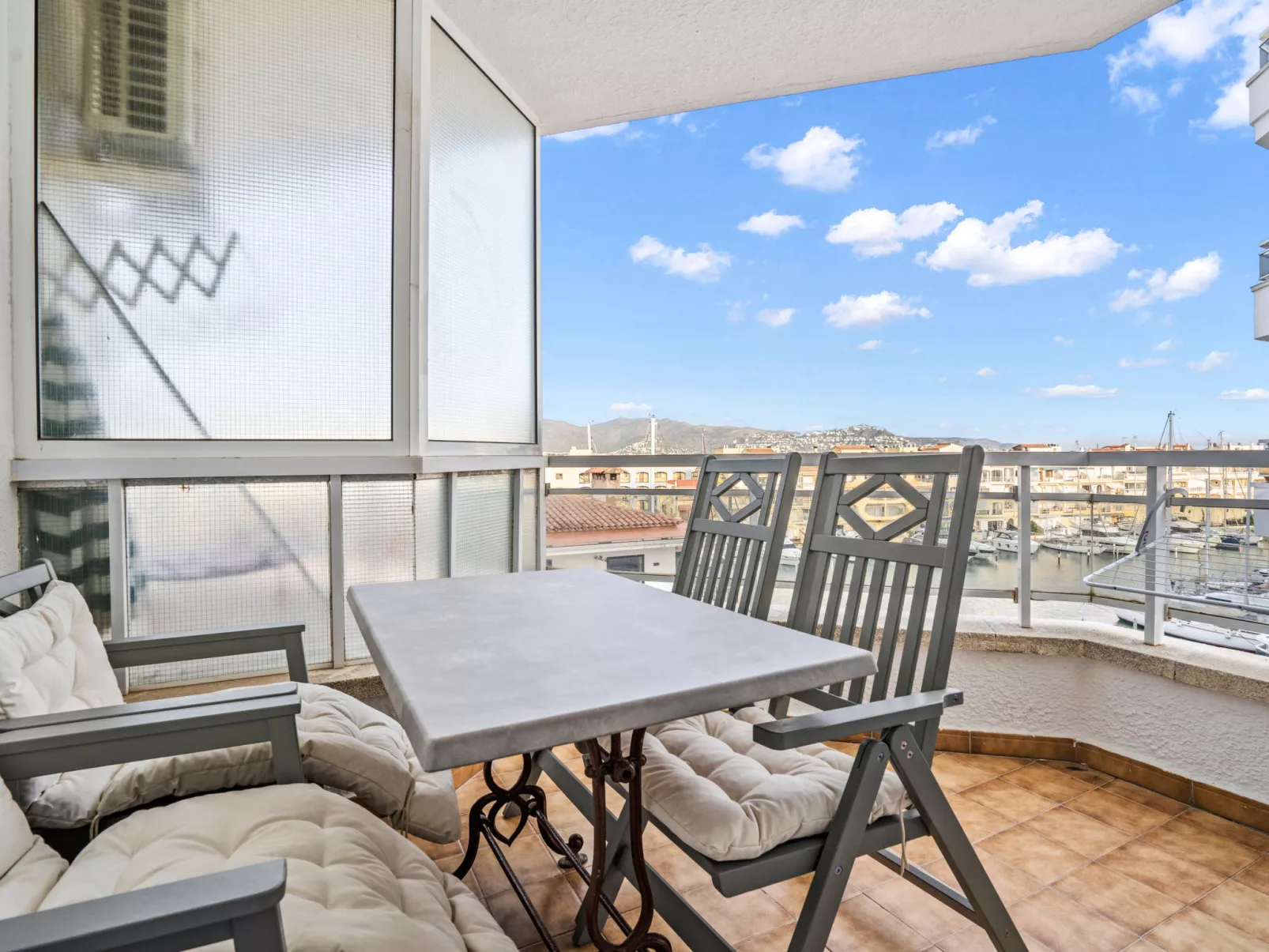 WELCS APARTAMENTO 226 EMP frente al Canal - Buiten