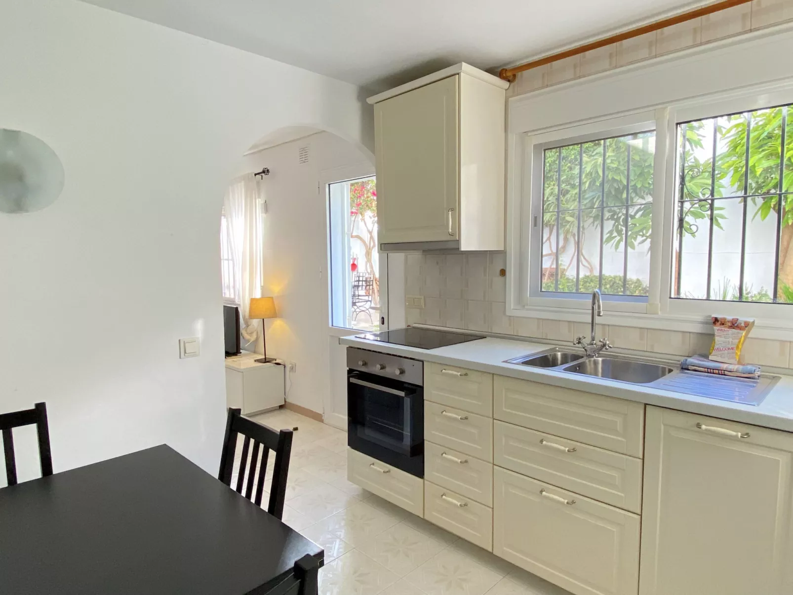 Villa Sandra Al Fresco Apartment by Casasol - Buiten