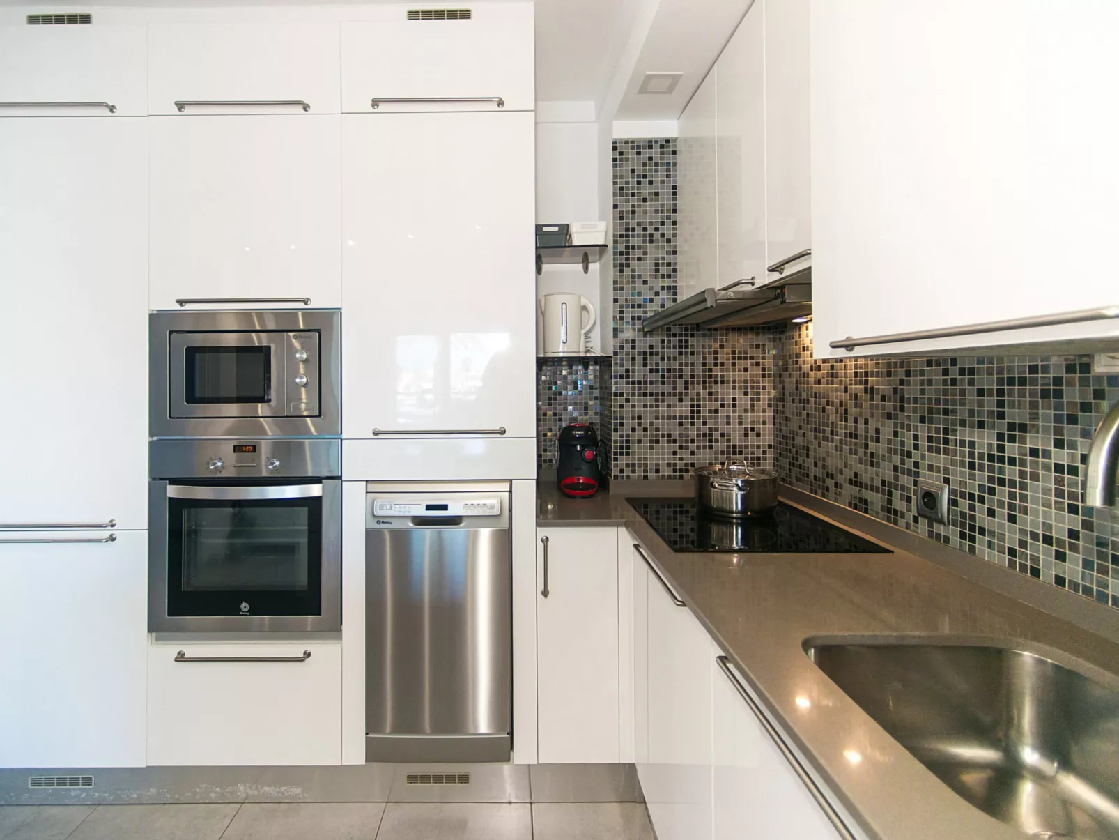 WELCS APARTAMENTO 059 EMP con vista al canal - Binnen