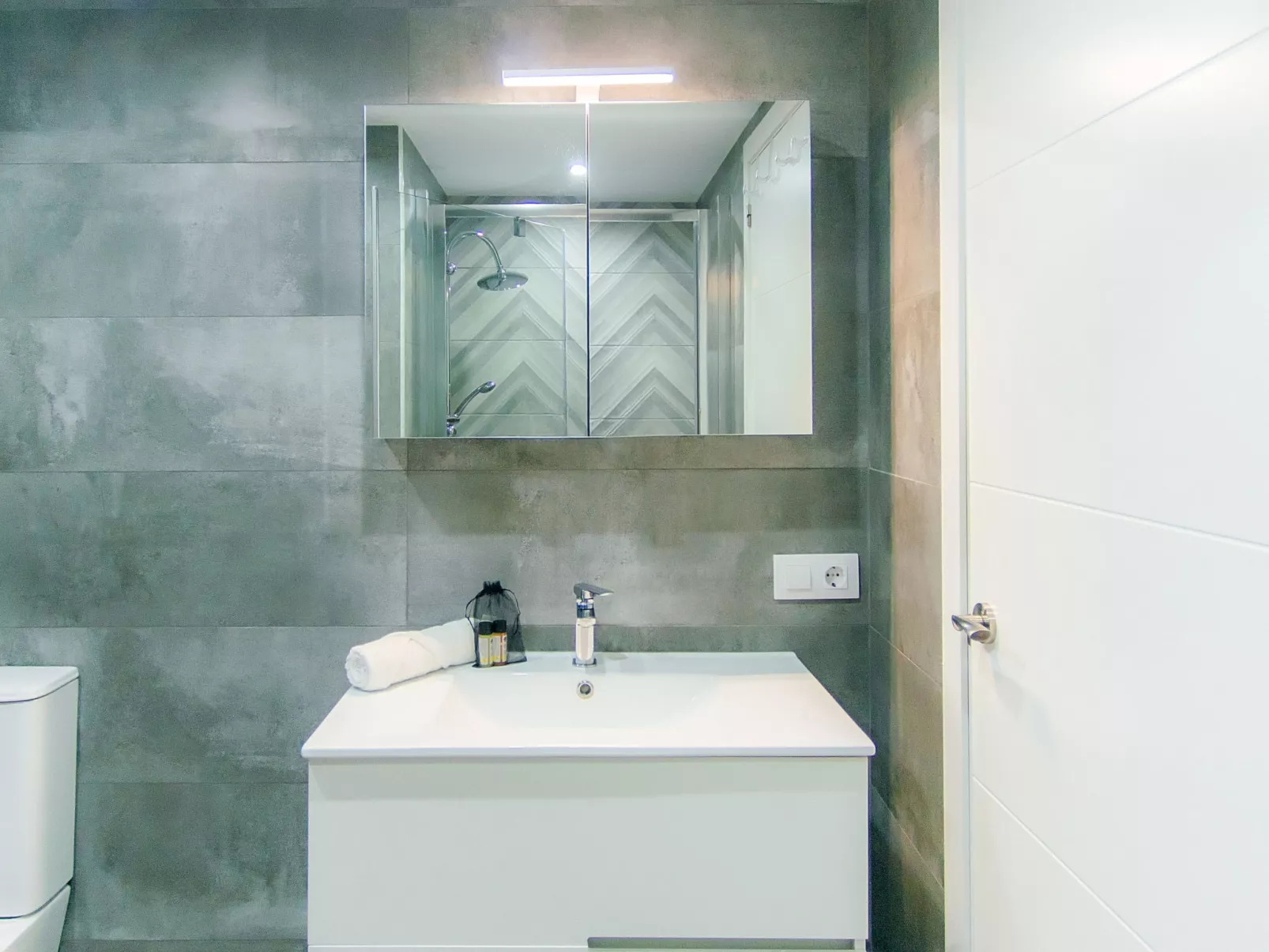 WELCS APARTAMENTO 255 EMP con terraza con vista - Binnen