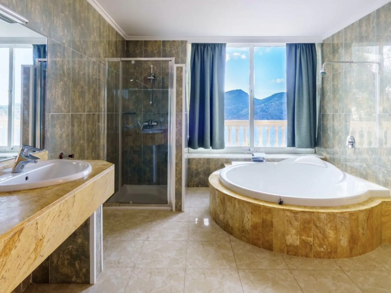 VILLA CAMP DE MAR SEA VIEW - Binnen