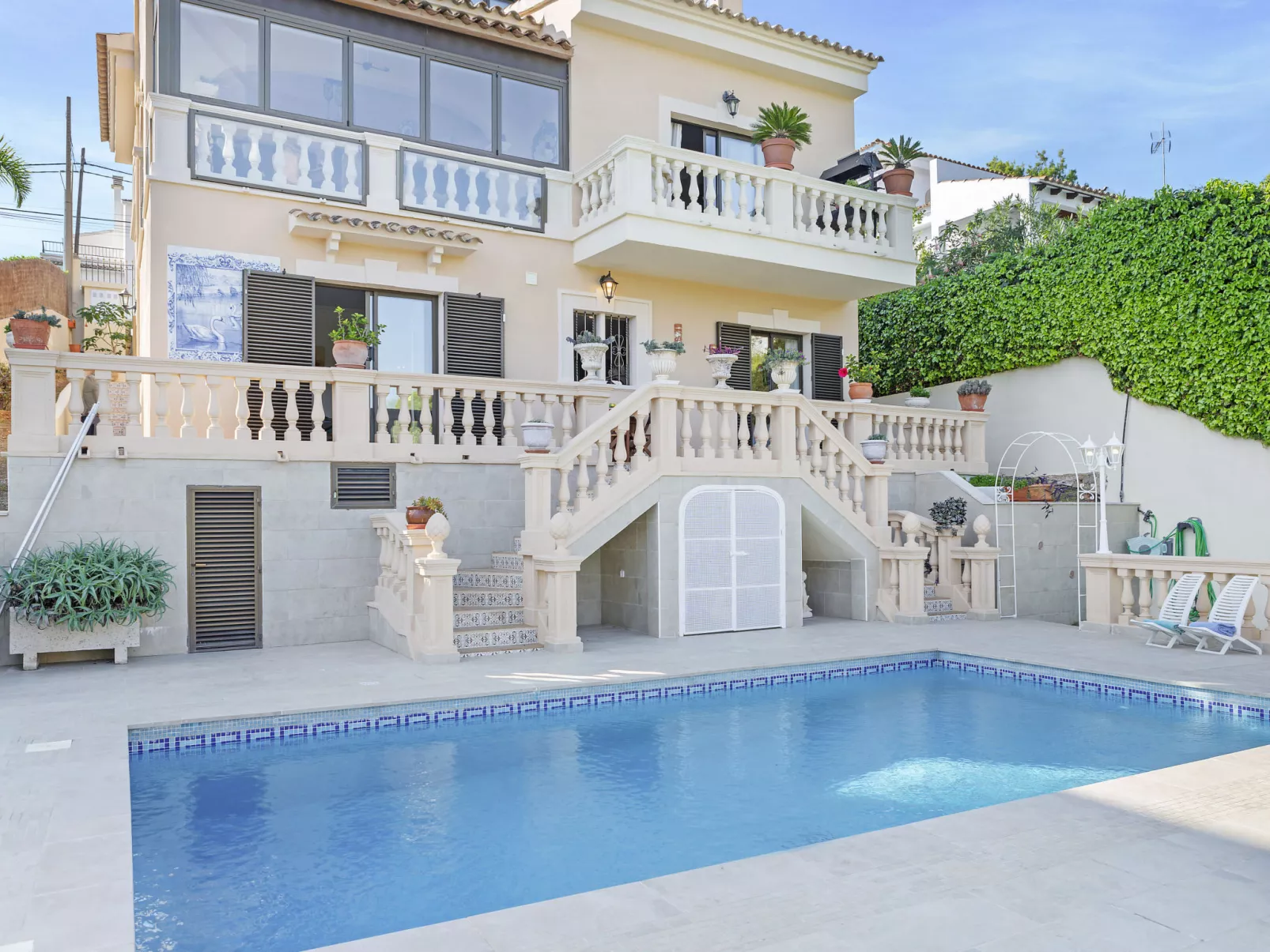 VILLA MARIA PORTALS NOUS by Priority - Buiten