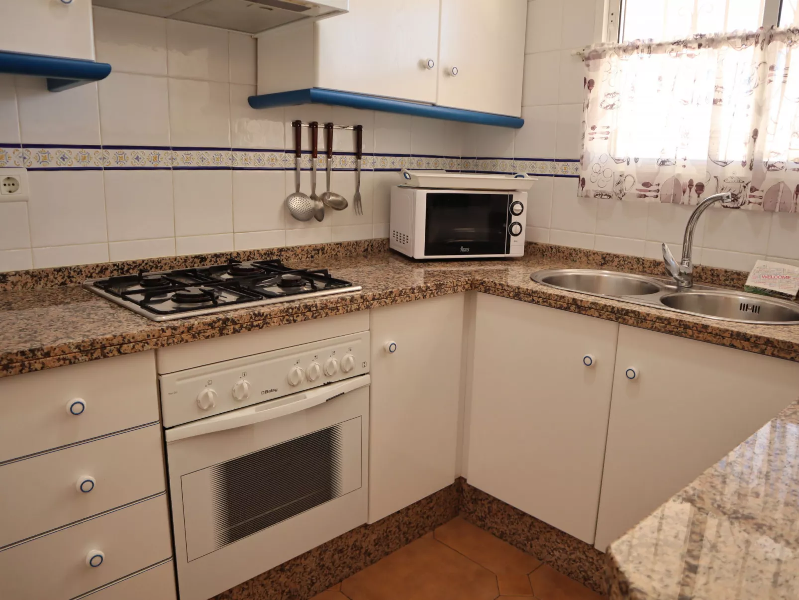 Coronado 129 Apartment by Casasol - Binnen