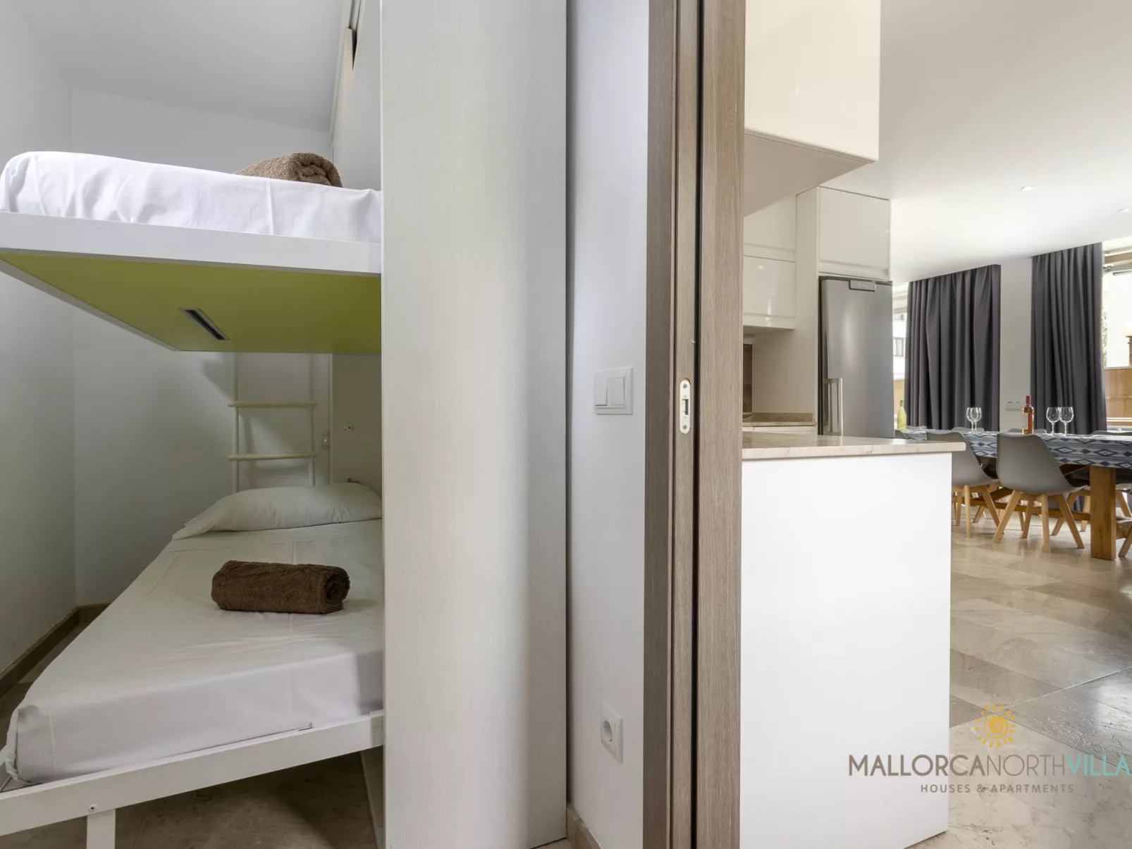 Villa Iola: Moderna Casa en Platja de Muro - Binnen