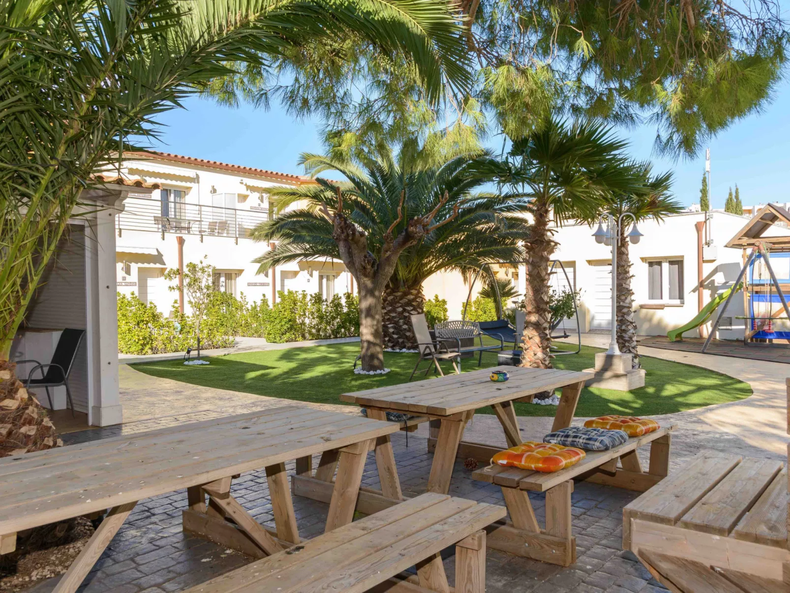 La Vida Sin Limites F  EMP - Buiten