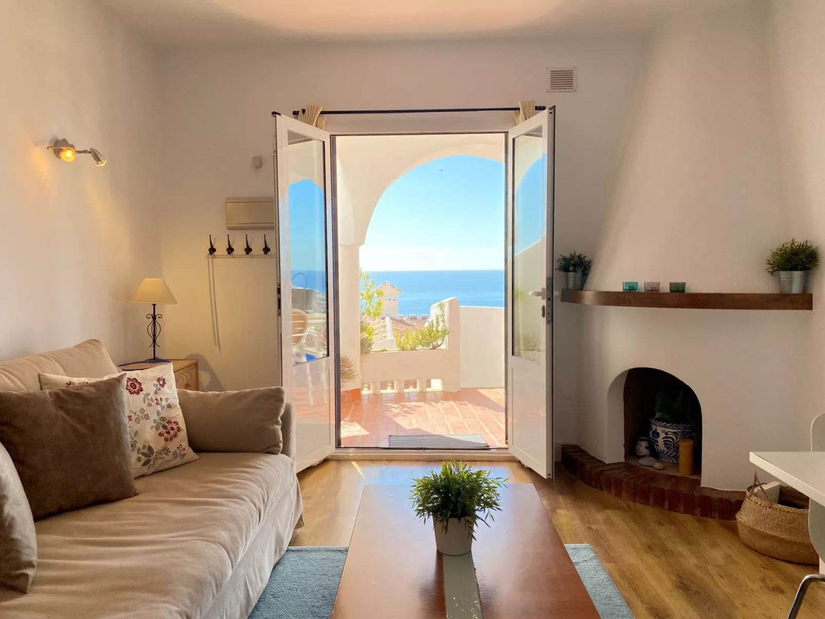 Capuchinos 42 San Juan Capistrano by Casasol - Binnen