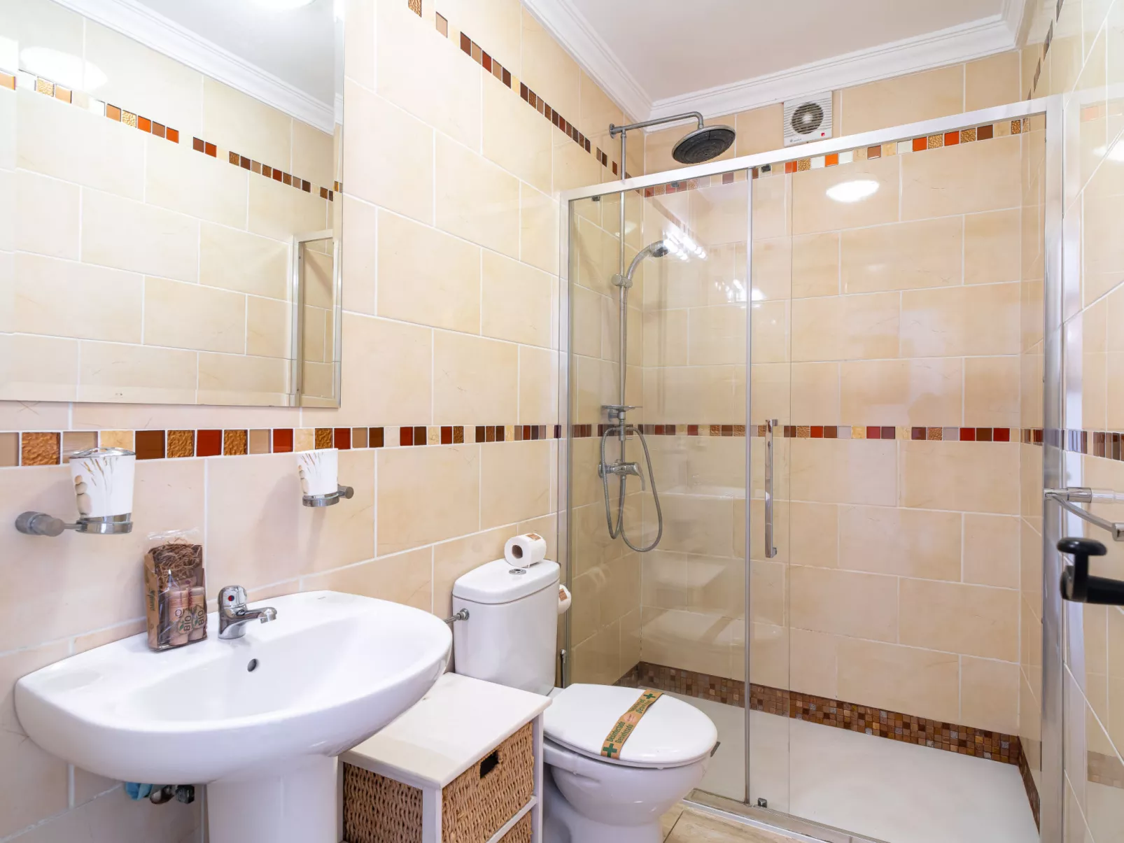 Capistrano Village Garden by Casasol - Binnen