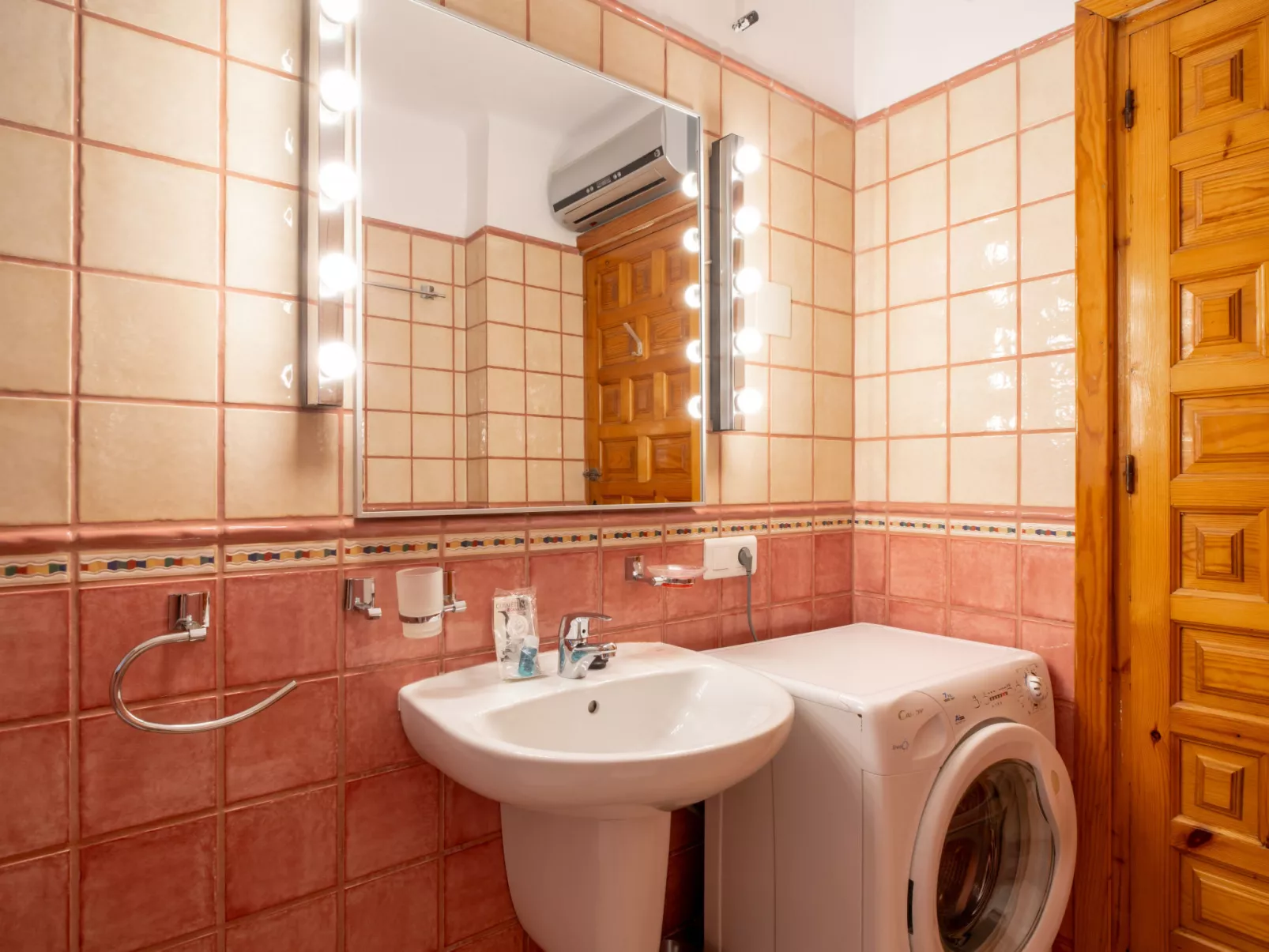 Capistrano Playa 715 by Casasol - Binnen