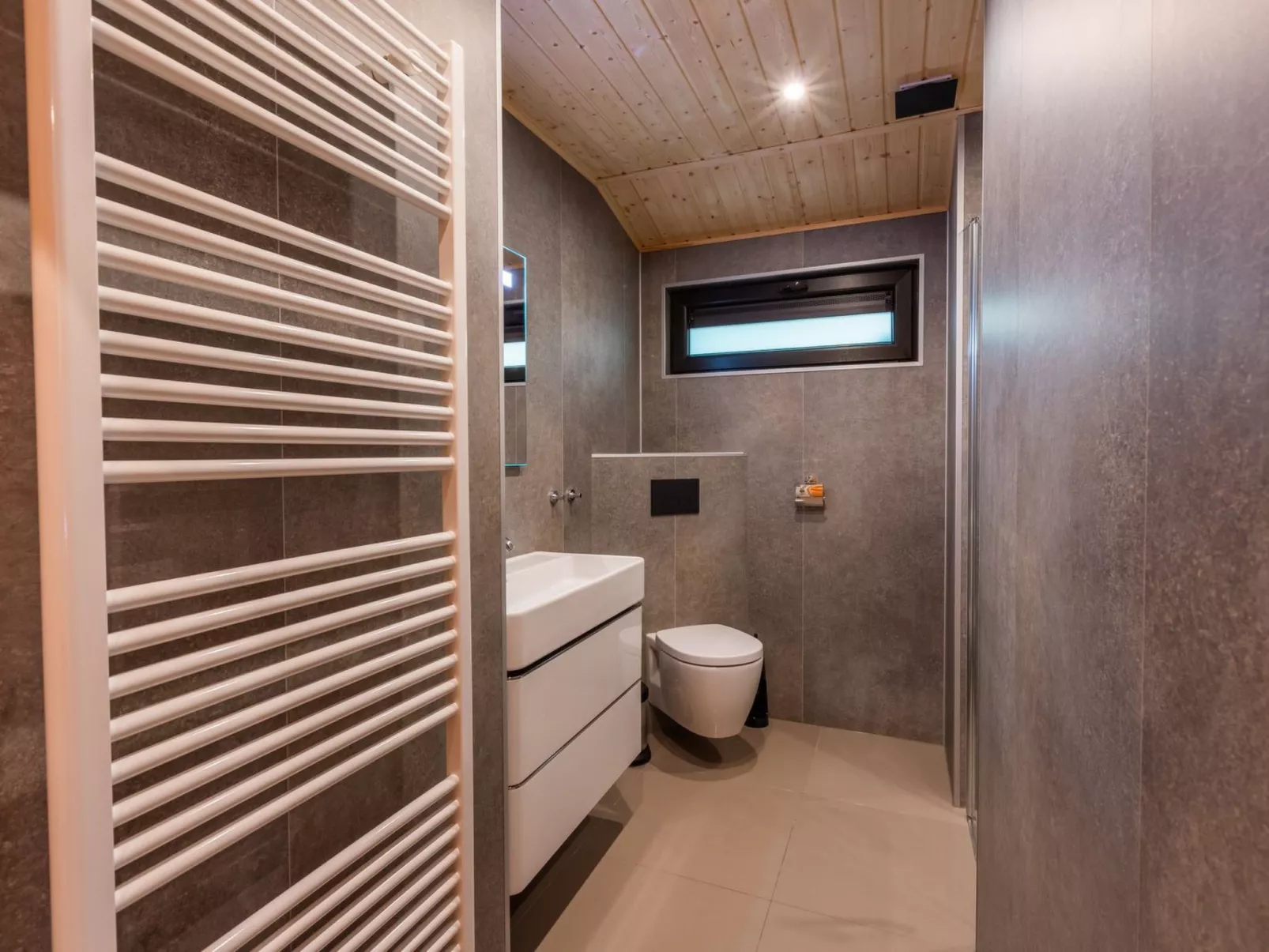 Vakantiepark De Wiltzangh - Esborg Lodge Hottub 6 - Binnen