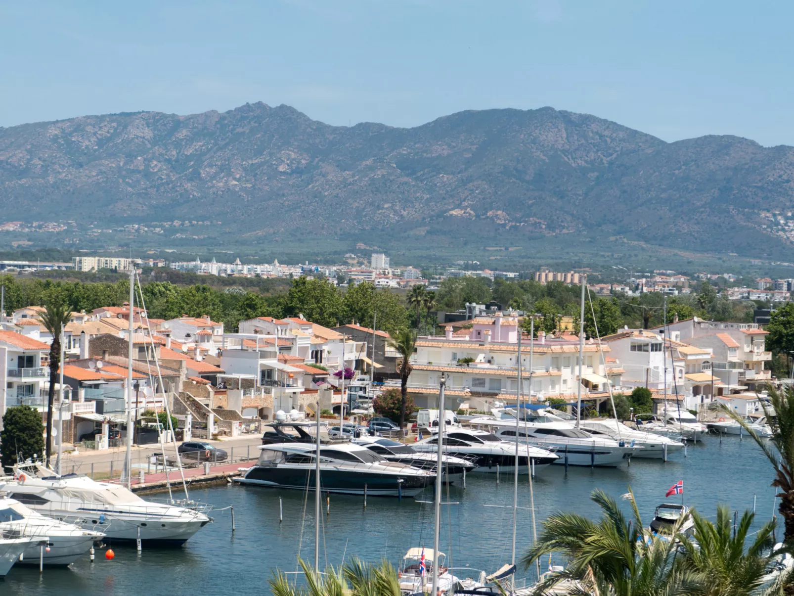 WELCS APARTAMENTO 264 EMP con vistas al canal - Buiten