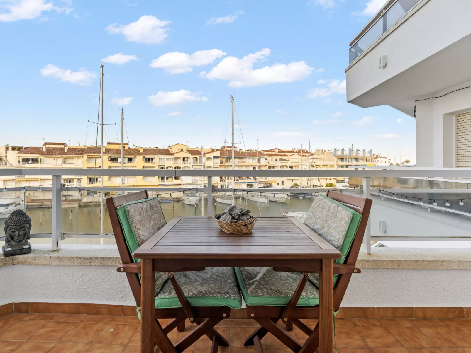 WELCS APARTAMENTO 055 EMP con terraza y vistas - Buiten