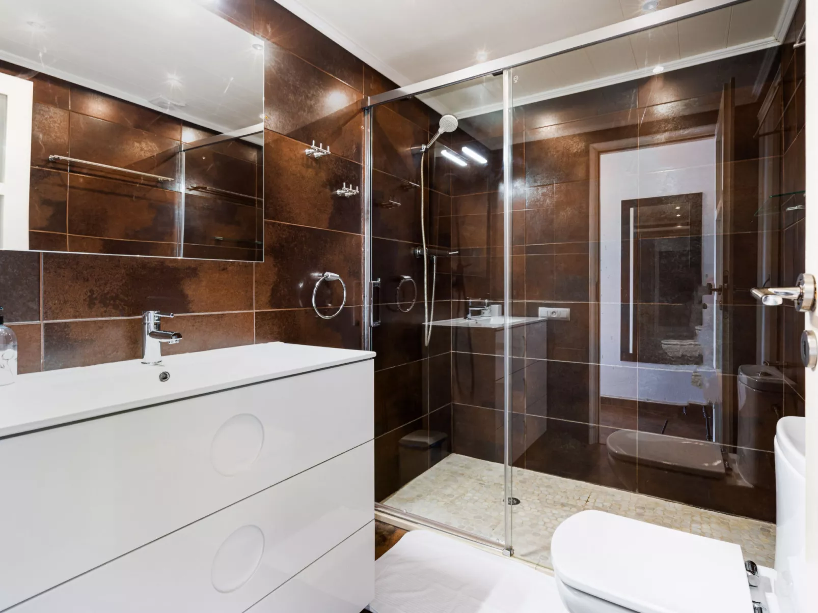 WELCS APARTAMENTO 221 EMP frente al mar - Binnen