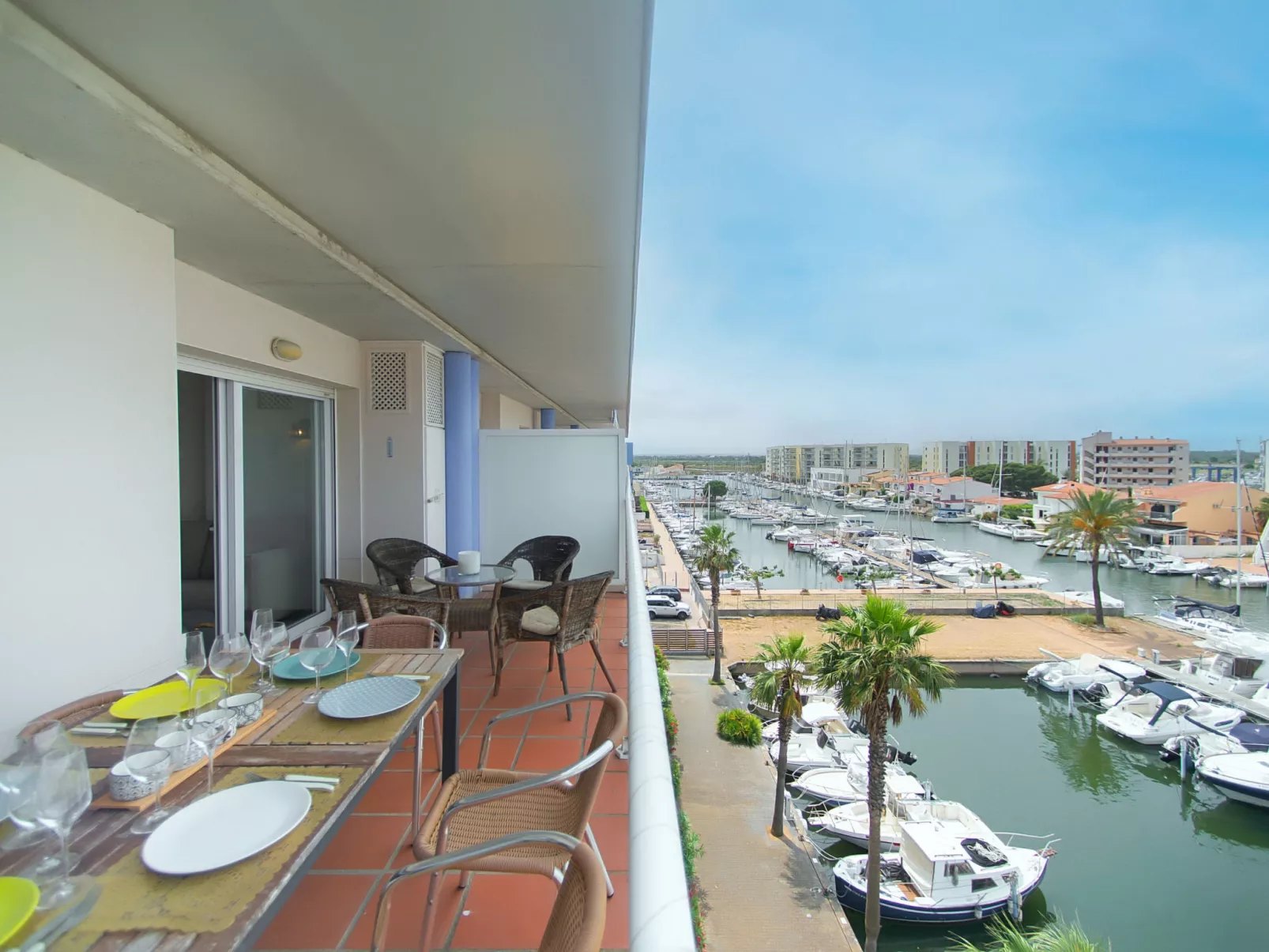 WELCS APARTAMENTO 254 EMP con vista al canal - Buiten
