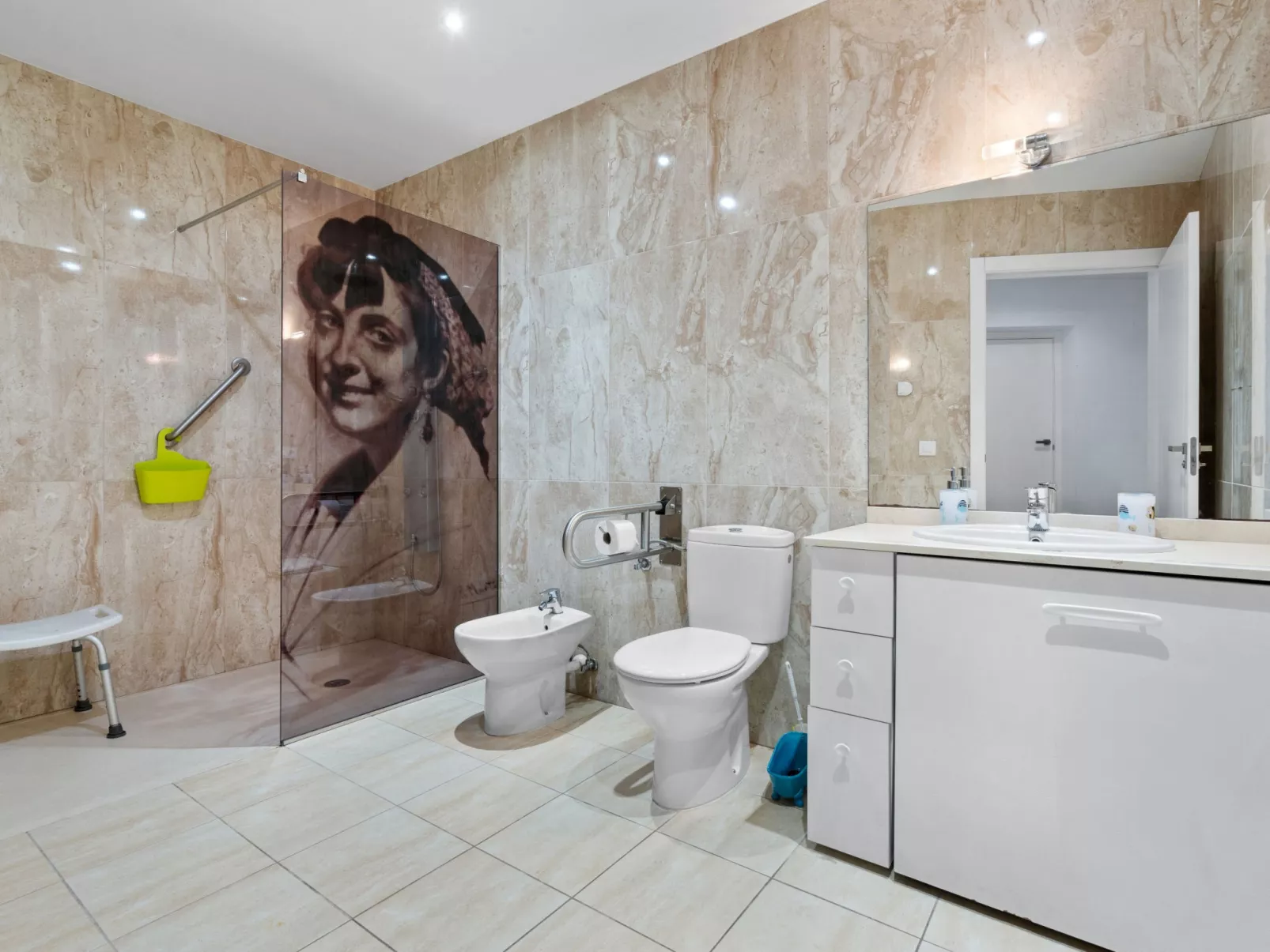 La Vida Sin Limites A EMP - Binnen