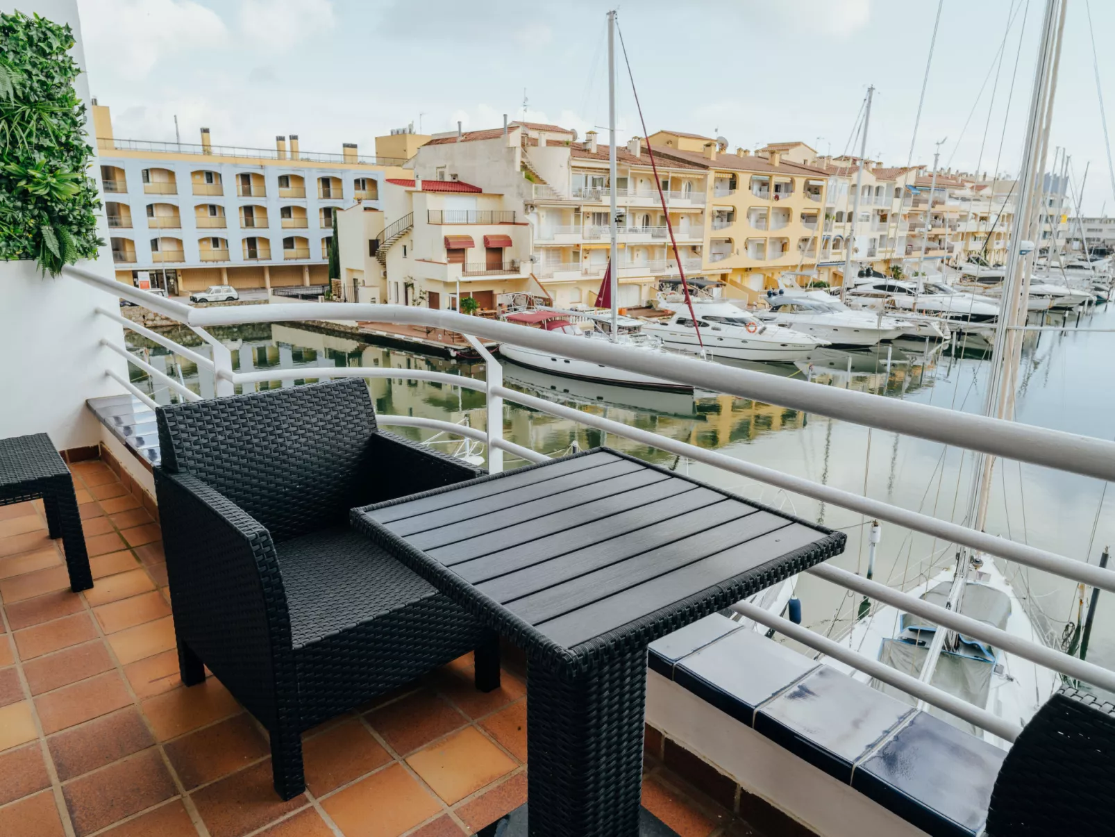 WELCS ESTUDIO 195 EMP con vistas al canal - Buiten