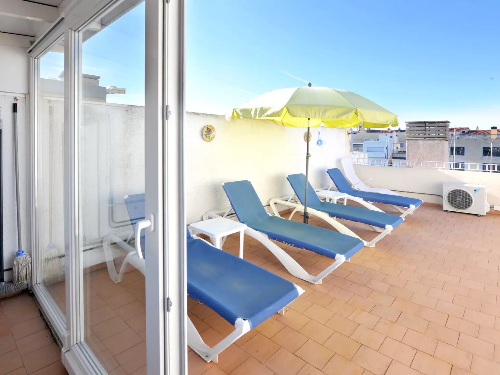 WELCS APARTAMENTO 118 EMP con vistas al canal - Buiten