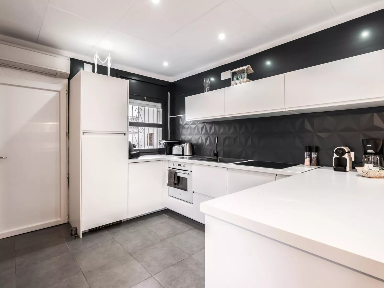 WELCS VILLA 022 EMP La Morgana con piscina priva - Binnen