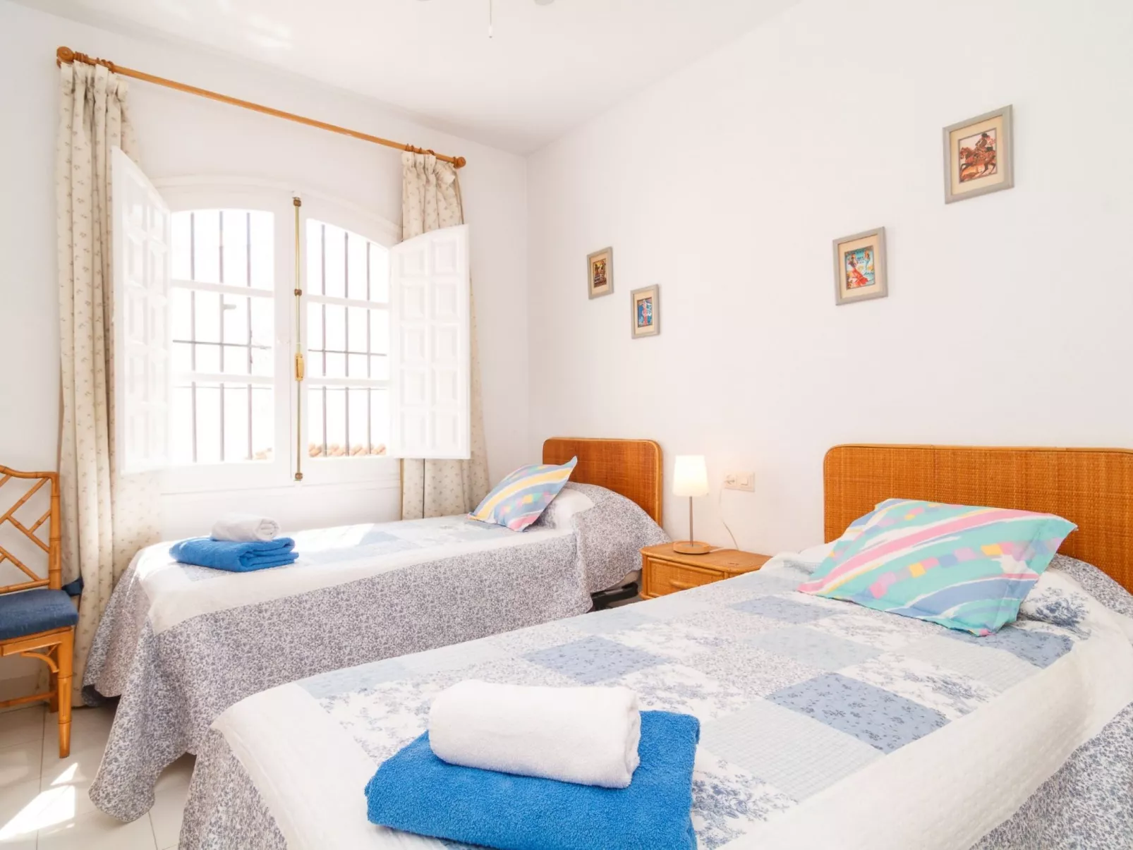 Los Pinos 23 Villas by Casasol - Binnen