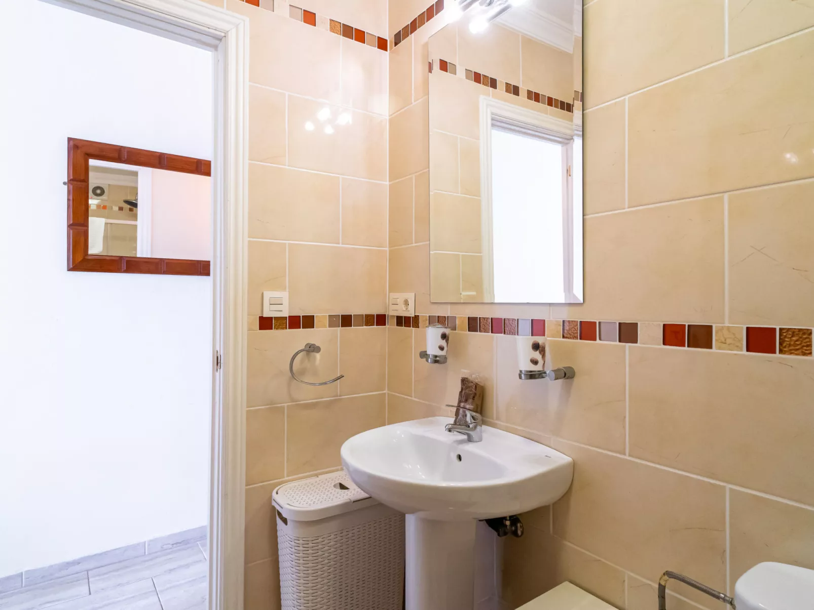 Capistrano Village Garden by Casasol - Binnen